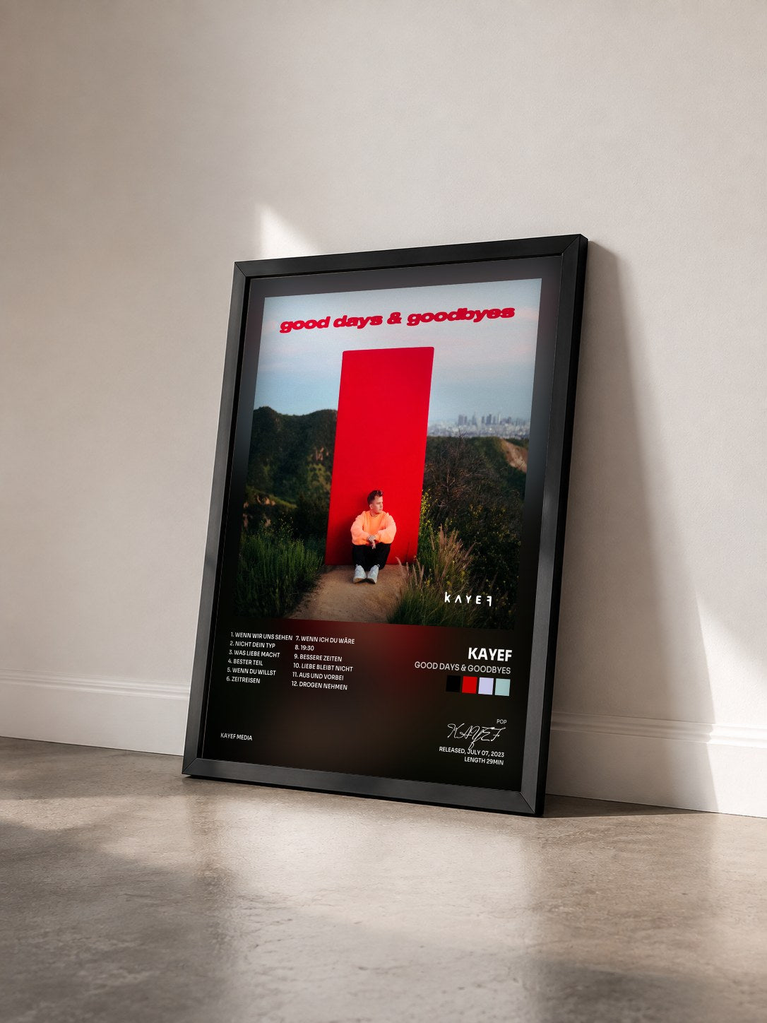 #noir Tableau de l'album GOOD DAYS & GOODBYES de KAYEF vu de trois quarts, cadre noir