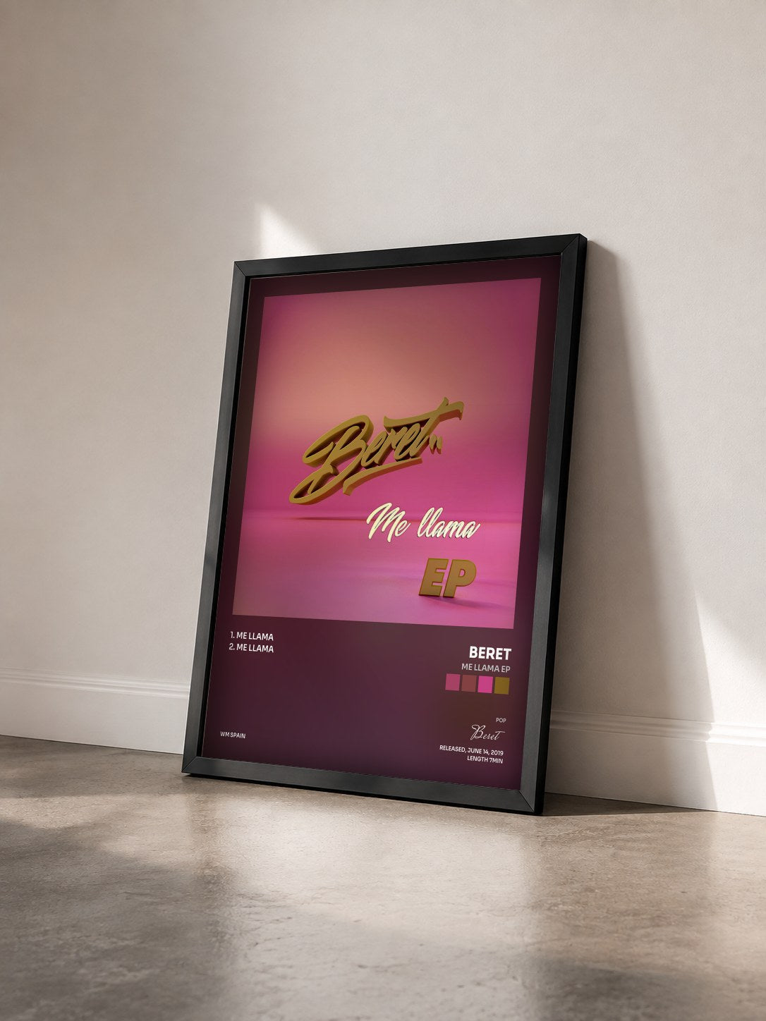 #noir Tableau de l'album Me llama EP de Beret vu de trois quarts, cadre noir
