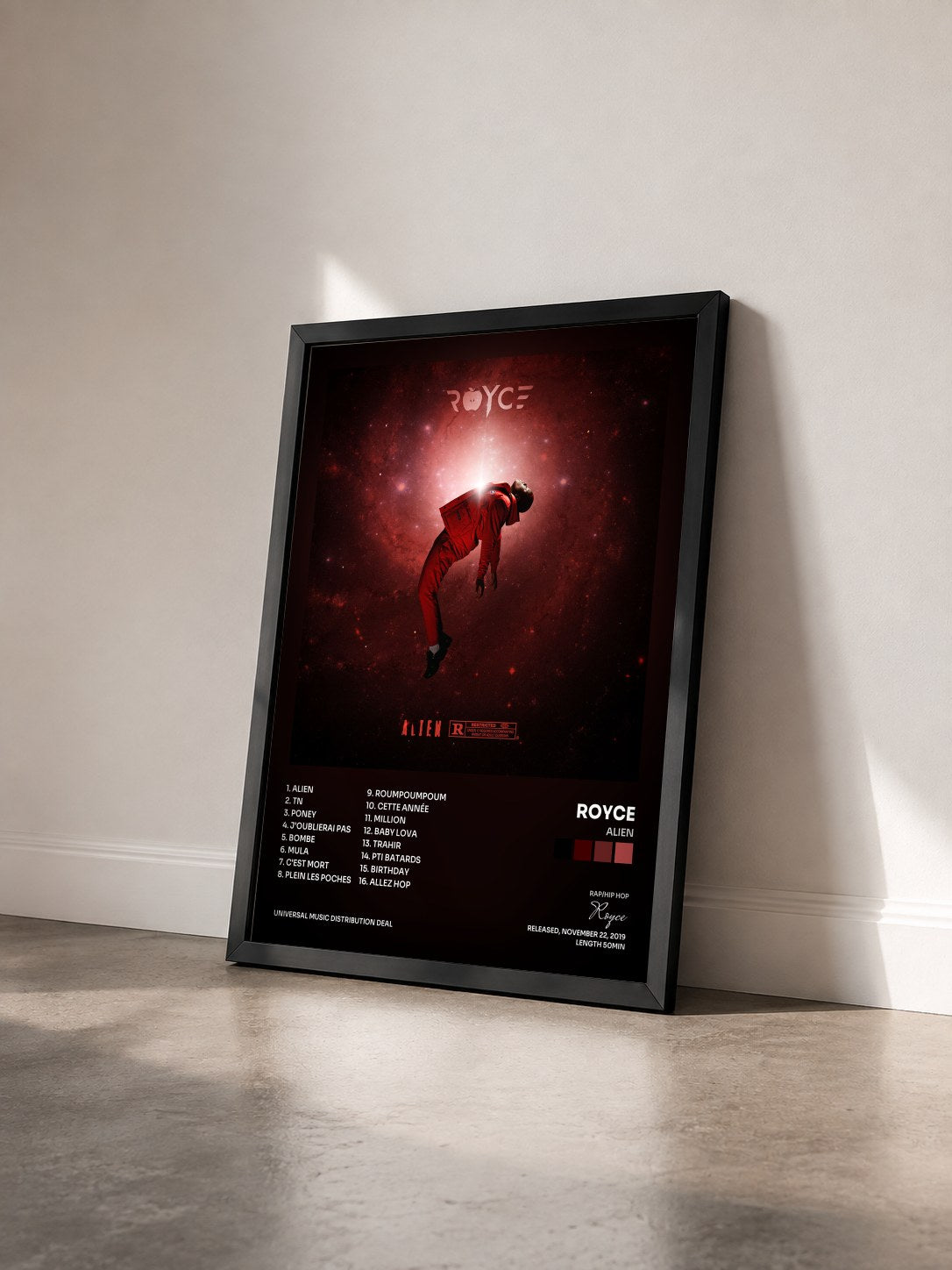 #noir Tableau de l'album Alien de Royce vu de trois quarts, cadre noir