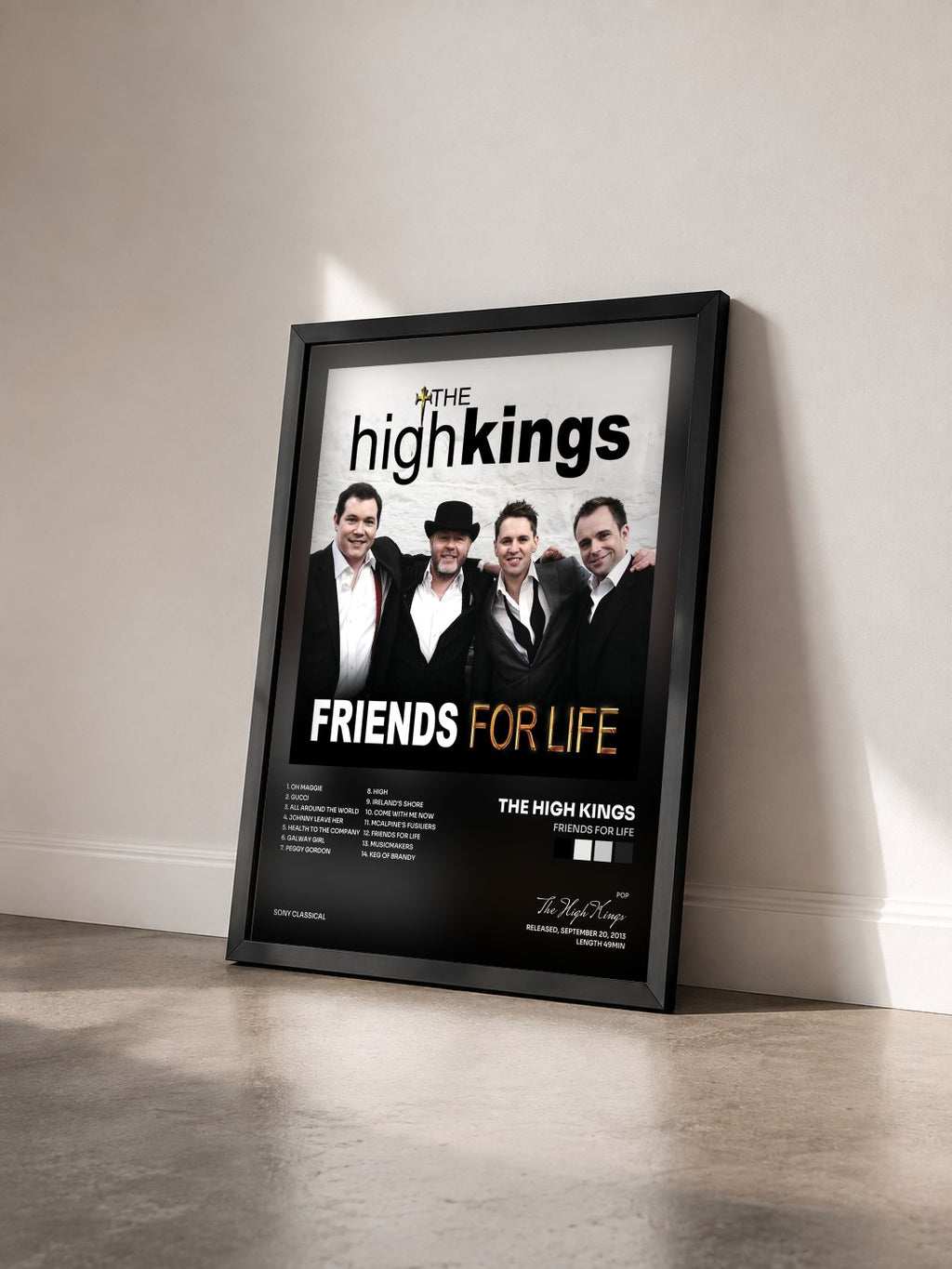 #noir Tableau de l'album Friends for Life de The High Kings vu de trois quarts, cadre noir