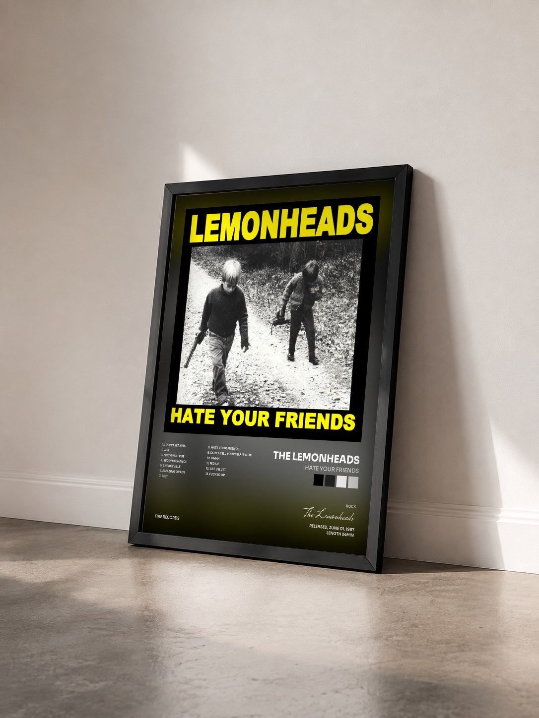 #noir Tableau de l'album Hate Your Friends de The Lemonheads vu de trois quarts, cadre noir