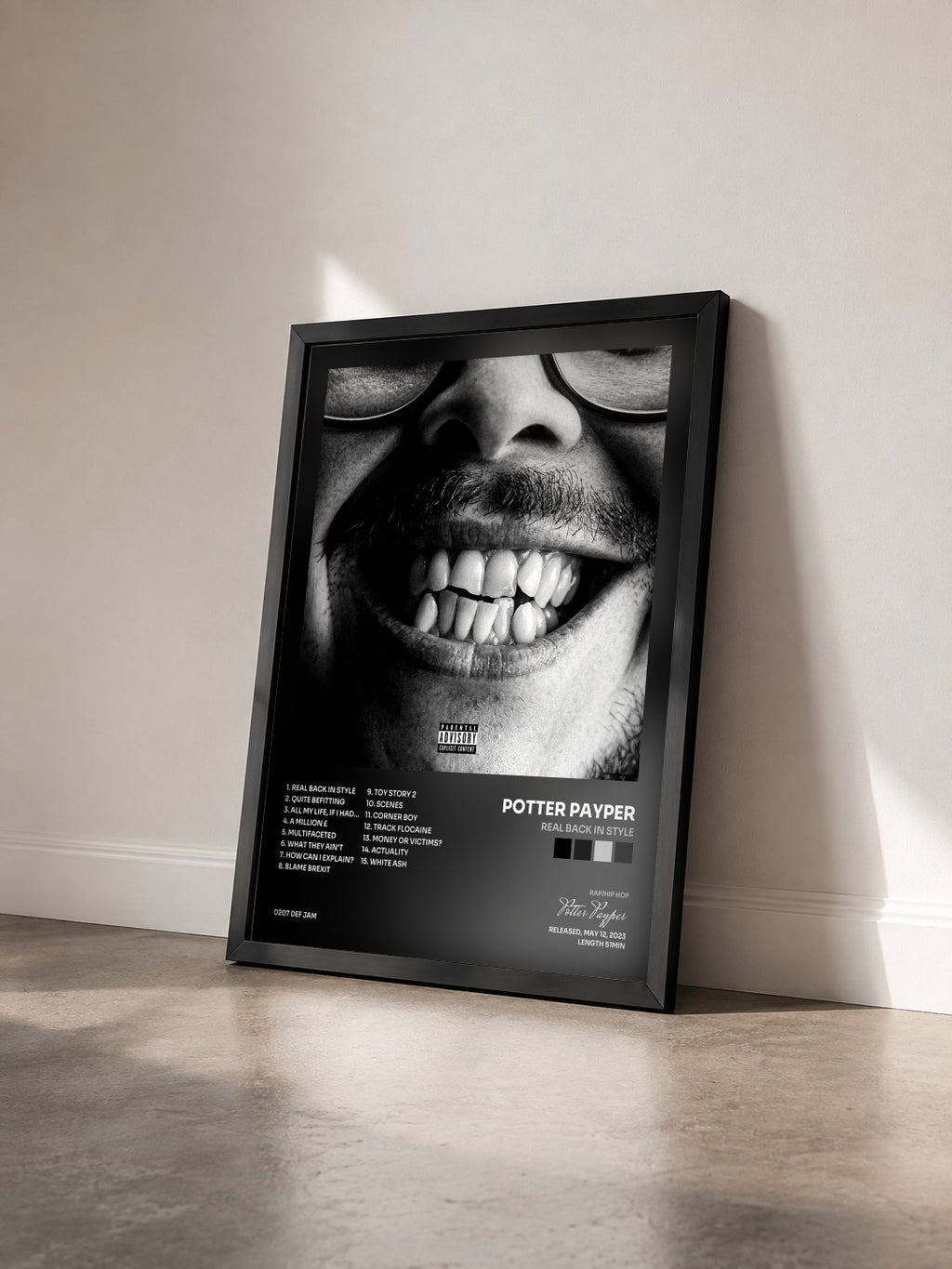 #noir Tableau de l'album Real Back In Style de Potter Payper vu de trois quarts, cadre noir