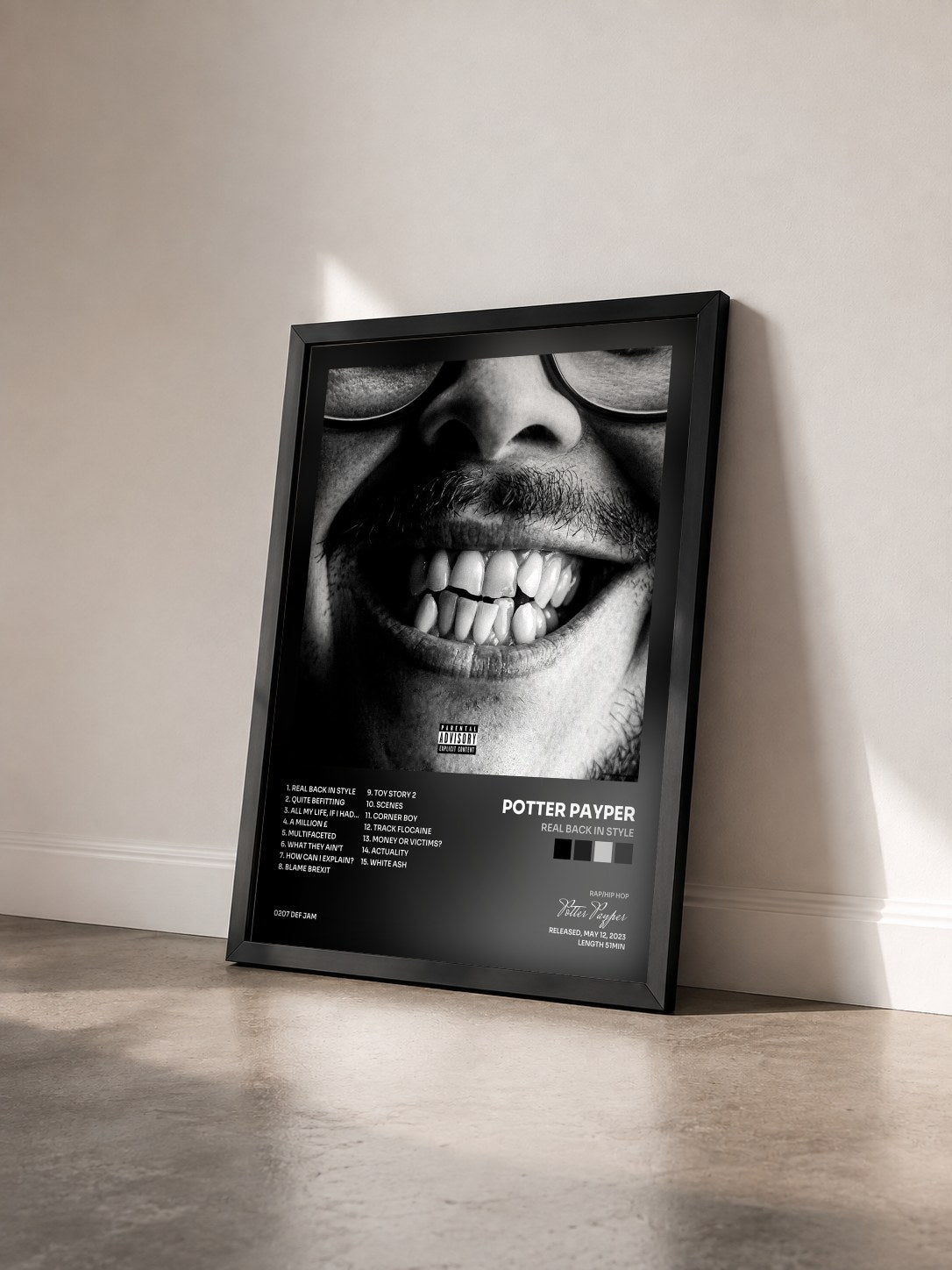 #noir Tableau de l'album Real Back In Style de Potter Payper vu de trois quarts, cadre noir