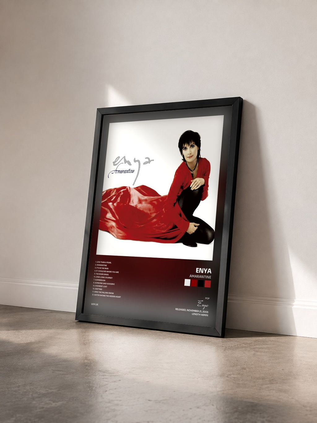 #noir Tableau de l'album Amarantine de Enya vu de trois quarts, cadre noir