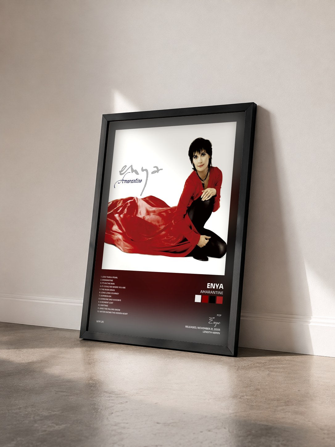 #noir Tableau de l'album Amarantine de Enya vu de trois quarts, cadre noir