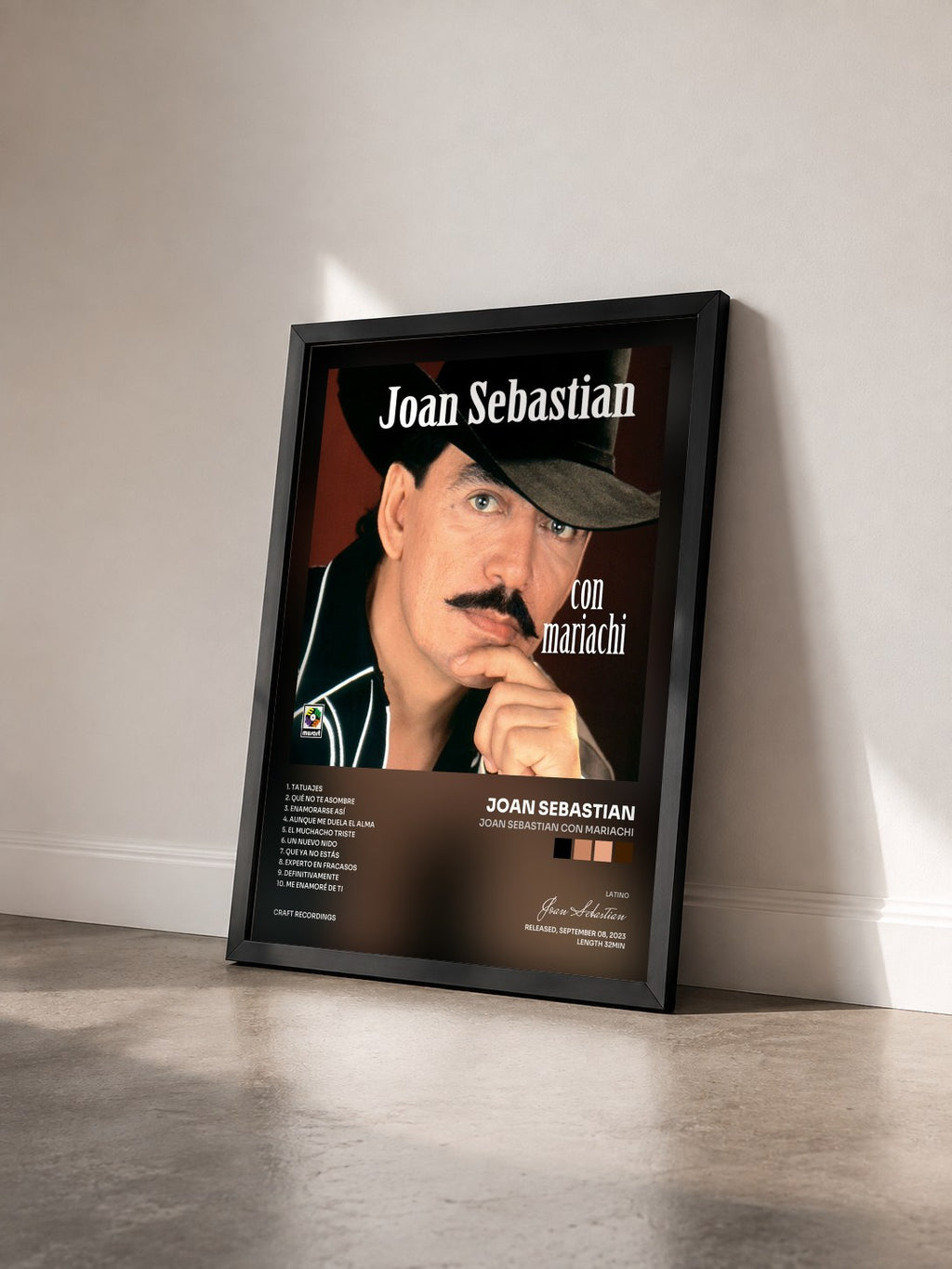 #noir Tableau de l'album Joan Sebastian con Mariachi de Joan Sebastian vu de trois quarts, cadre noir