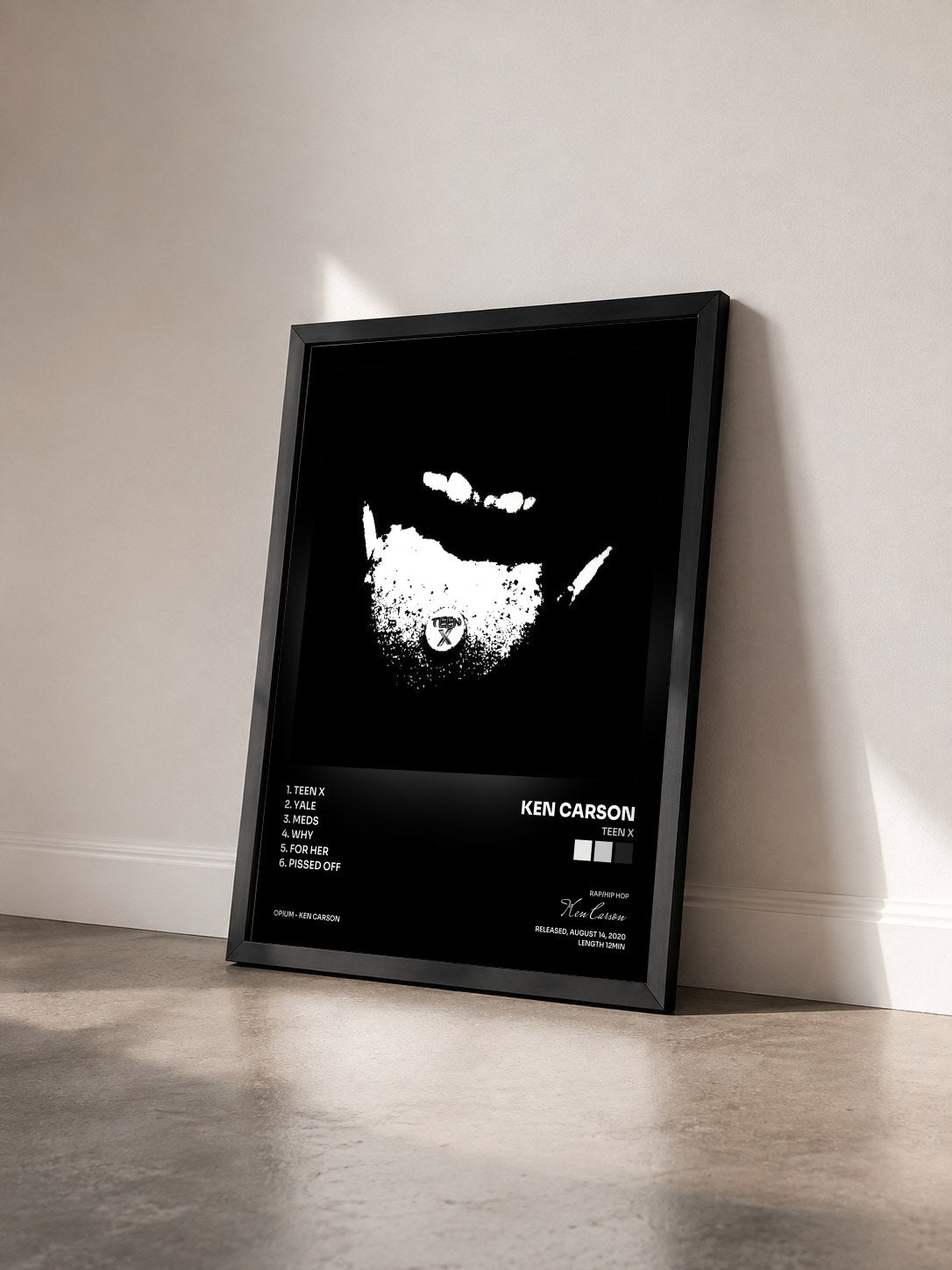 #noir Tableau de l'album Teen X de Ken Carson vu de trois quarts, cadre noir