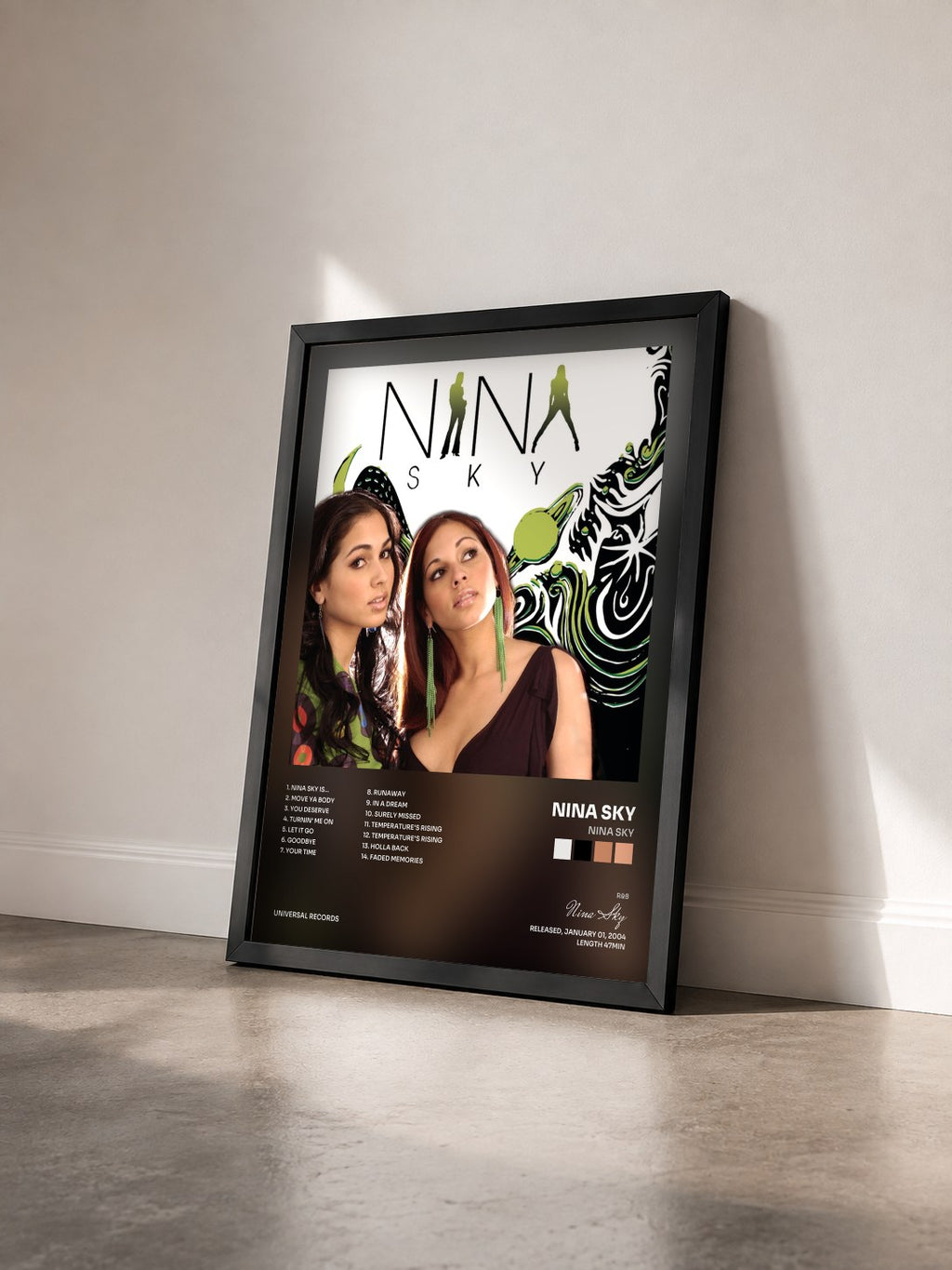 #noir Tableau de l'album Nina Sky de Nina Sky vu de trois quarts, cadre noir