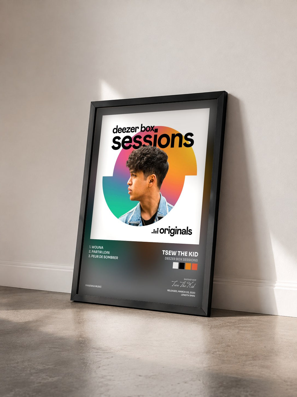 #noir Tableau de l'album Deezer Box Sessions de Tsew The Kid vu de trois quarts, cadre noir