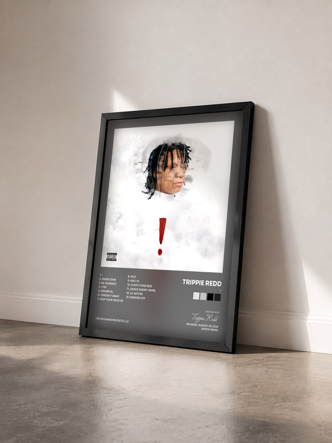 #noir Tableau de l'album ! de Trippie Redd vu de trois quarts, cadre noir