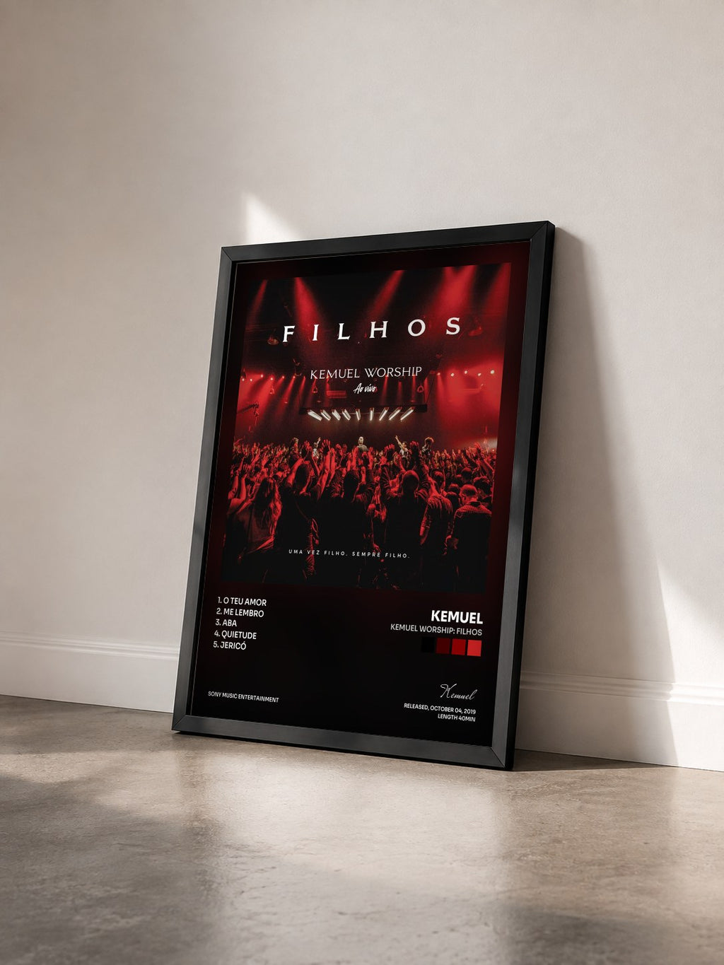 #noir Tableau de l'album Kemuel Worship: Filhos de Kemuel vu de trois quarts, cadre noir