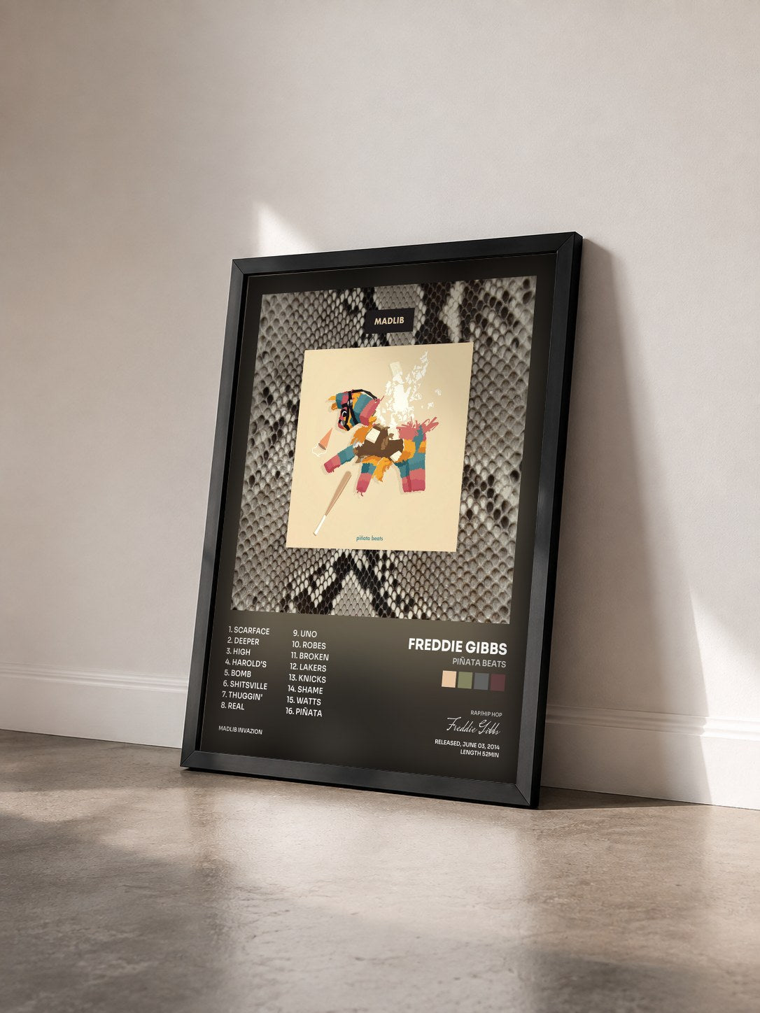 #noir Tableau de l'album Piñata Beats de Freddie Gibbs vu de trois quarts, cadre noir
