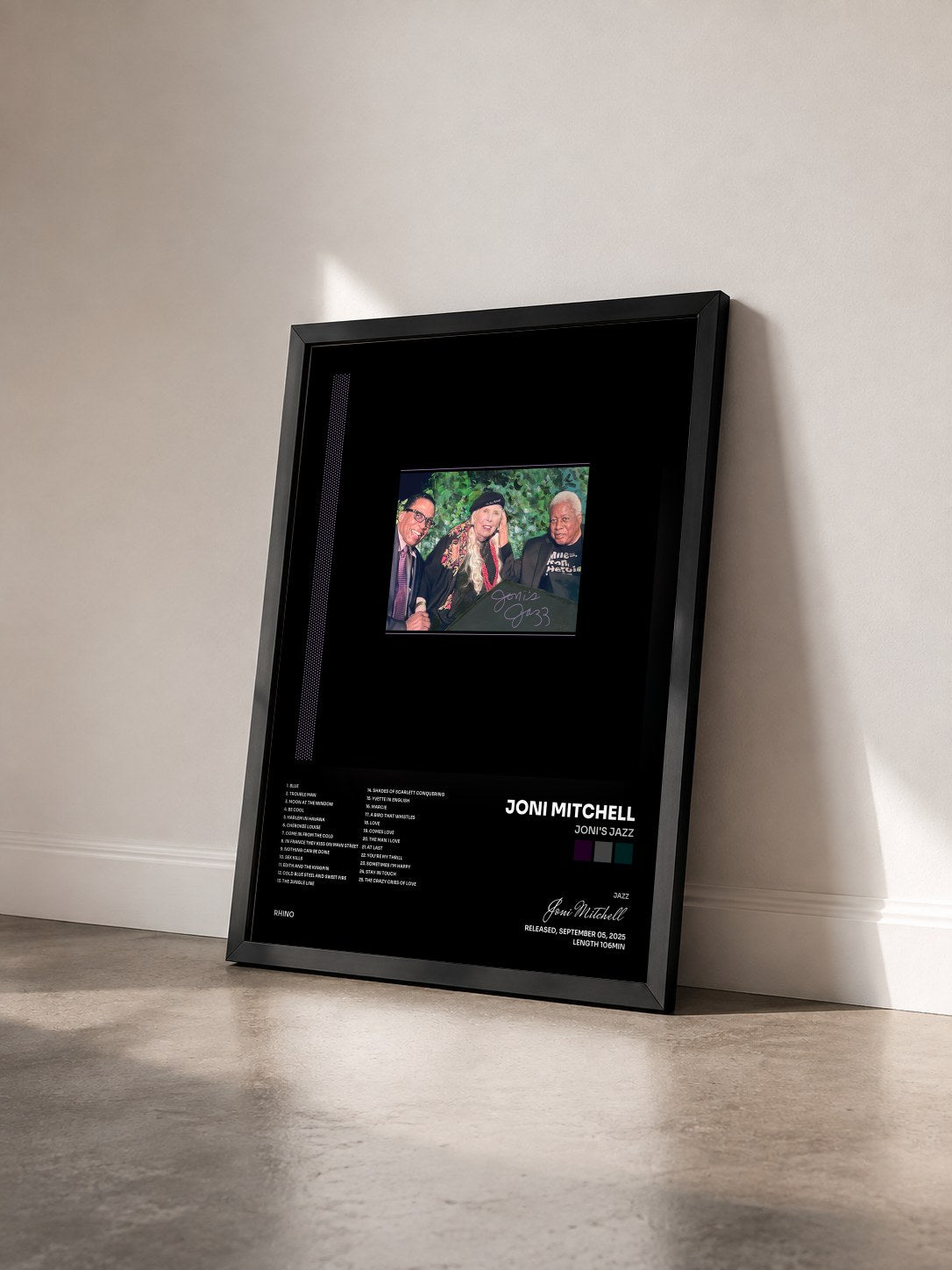 #noir Tableau de l'album Joni's Jazz de Joni Mitchell vu de trois quarts, cadre noir