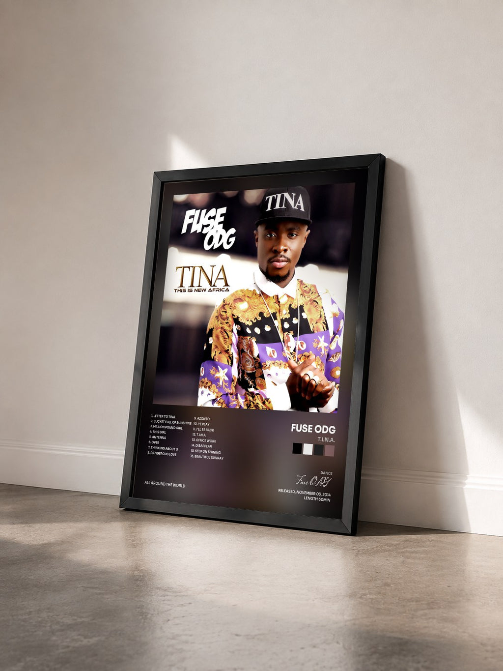 #noir Tableau de l'album T.I.N.A. de Fuse ODG vu de trois quarts, cadre noir