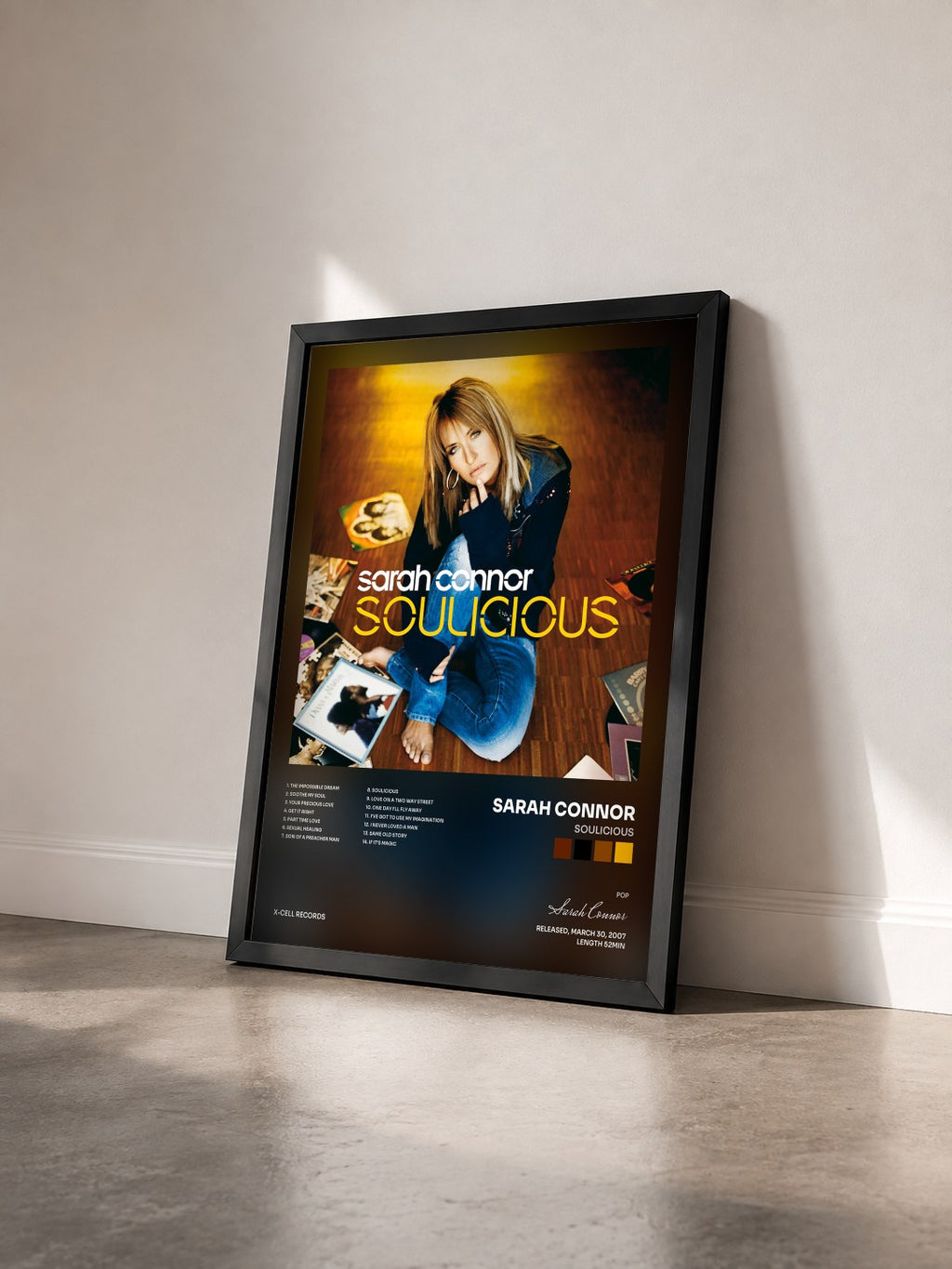 #noir Tableau de l'album Soulicious de Sarah Connor vu de trois quarts, cadre noir