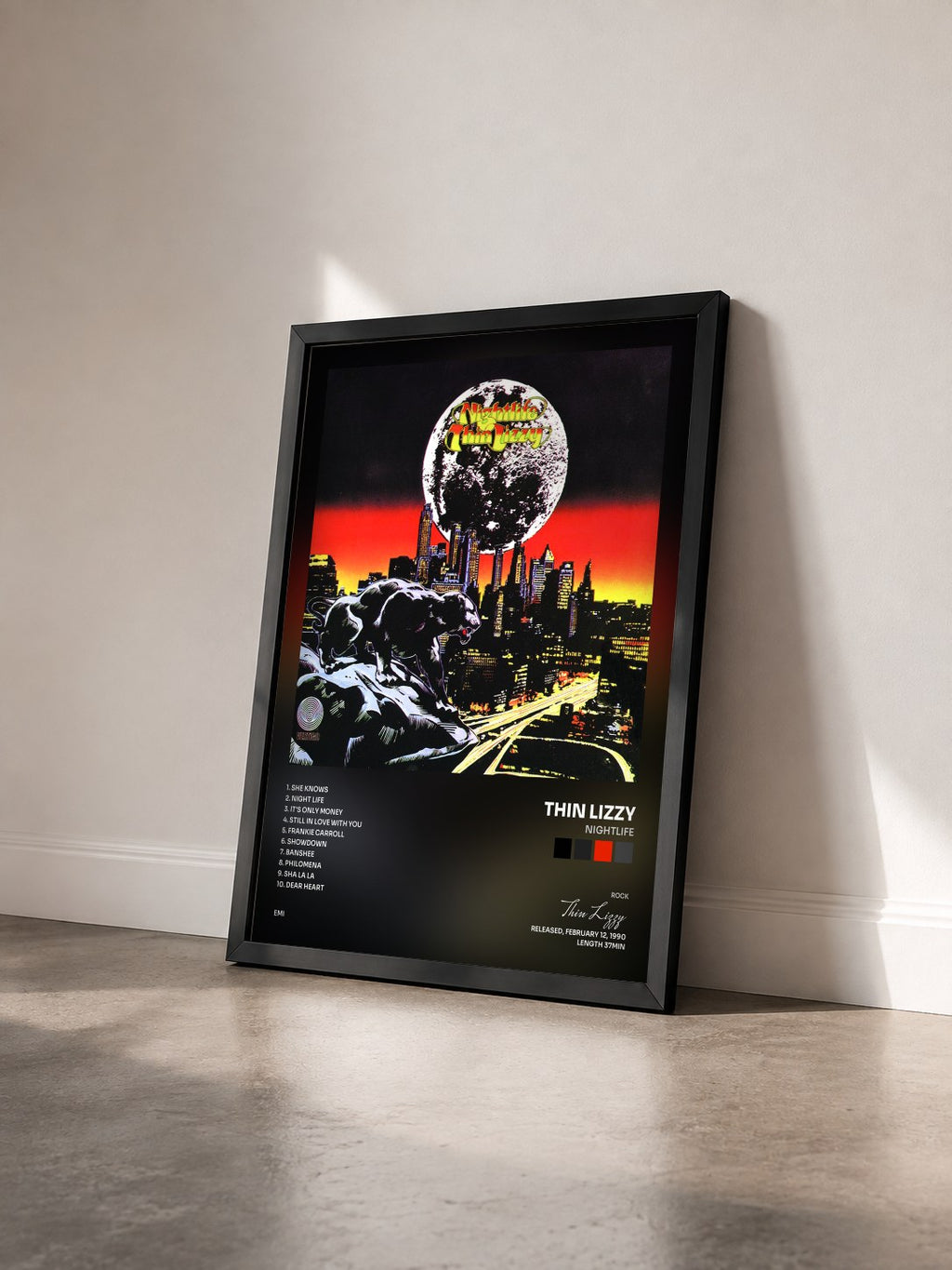 #noir Tableau de l'album Nightlife de Thin Lizzy vu de trois quarts, cadre noir