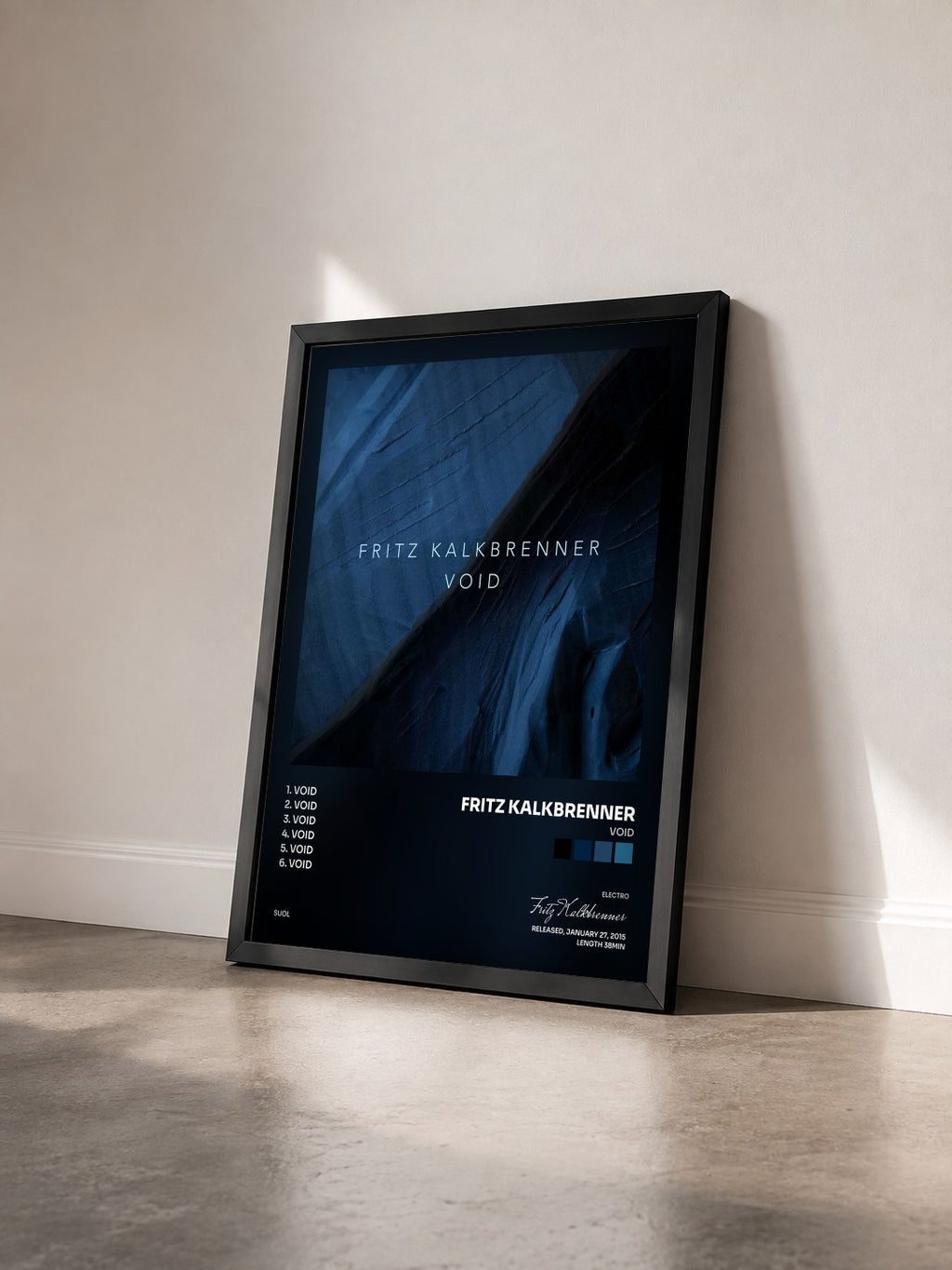 #noir Tableau de l'album Void de Fritz Kalkbrenner vu de trois quarts, cadre noir