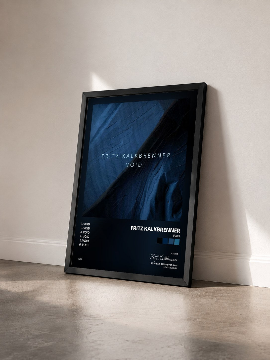 #noir Tableau de l'album Void de Fritz Kalkbrenner vu de trois quarts, cadre noir