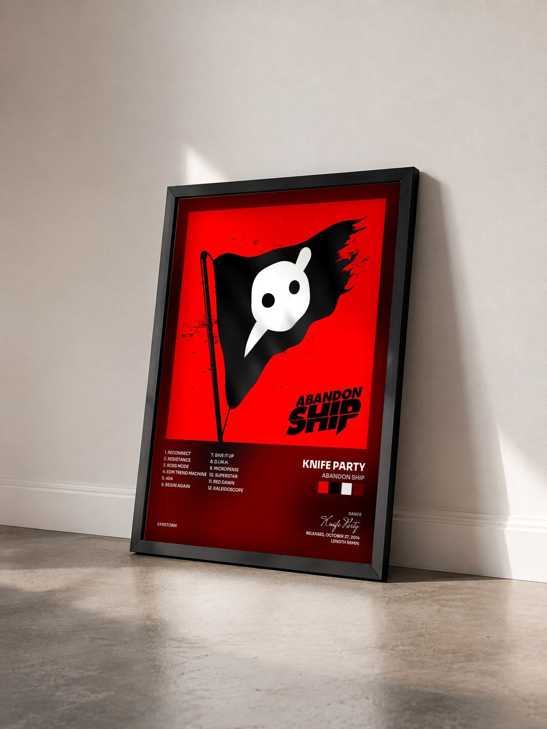 #noir Tableau de l'album Abandon Ship de Knife Party vu de trois quarts, cadre noir