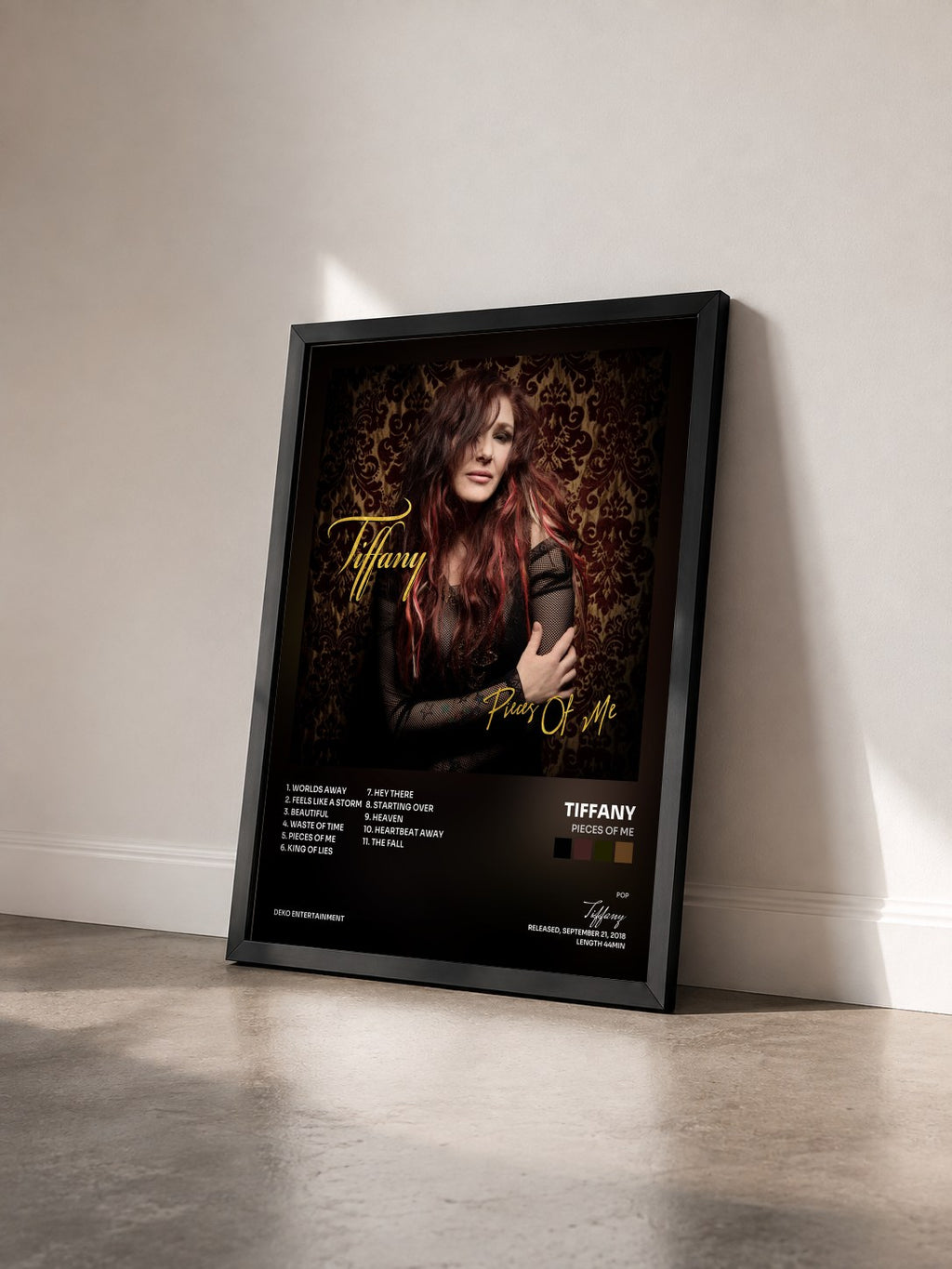 #noir Tableau de l'album Pieces of Me de Tiffany vu de trois quarts, cadre noir