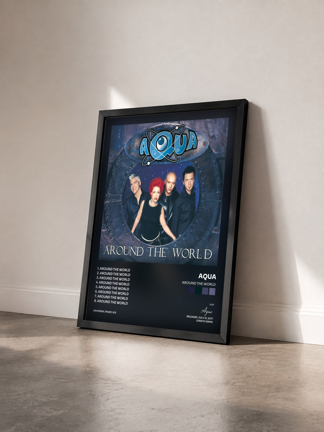 #noir Tableau de l'album Around The World de Aqua vu de trois quarts, cadre noir