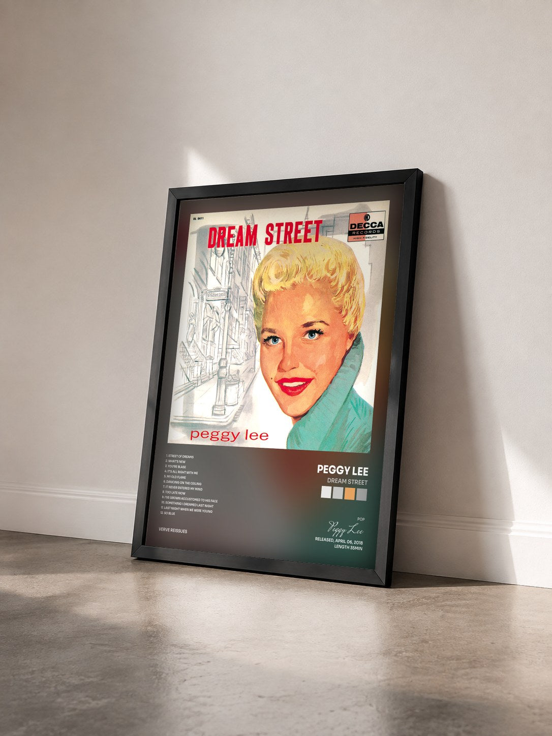 #noir Tableau de l'album Dream Street de Peggy Lee vu de trois quarts, cadre noir