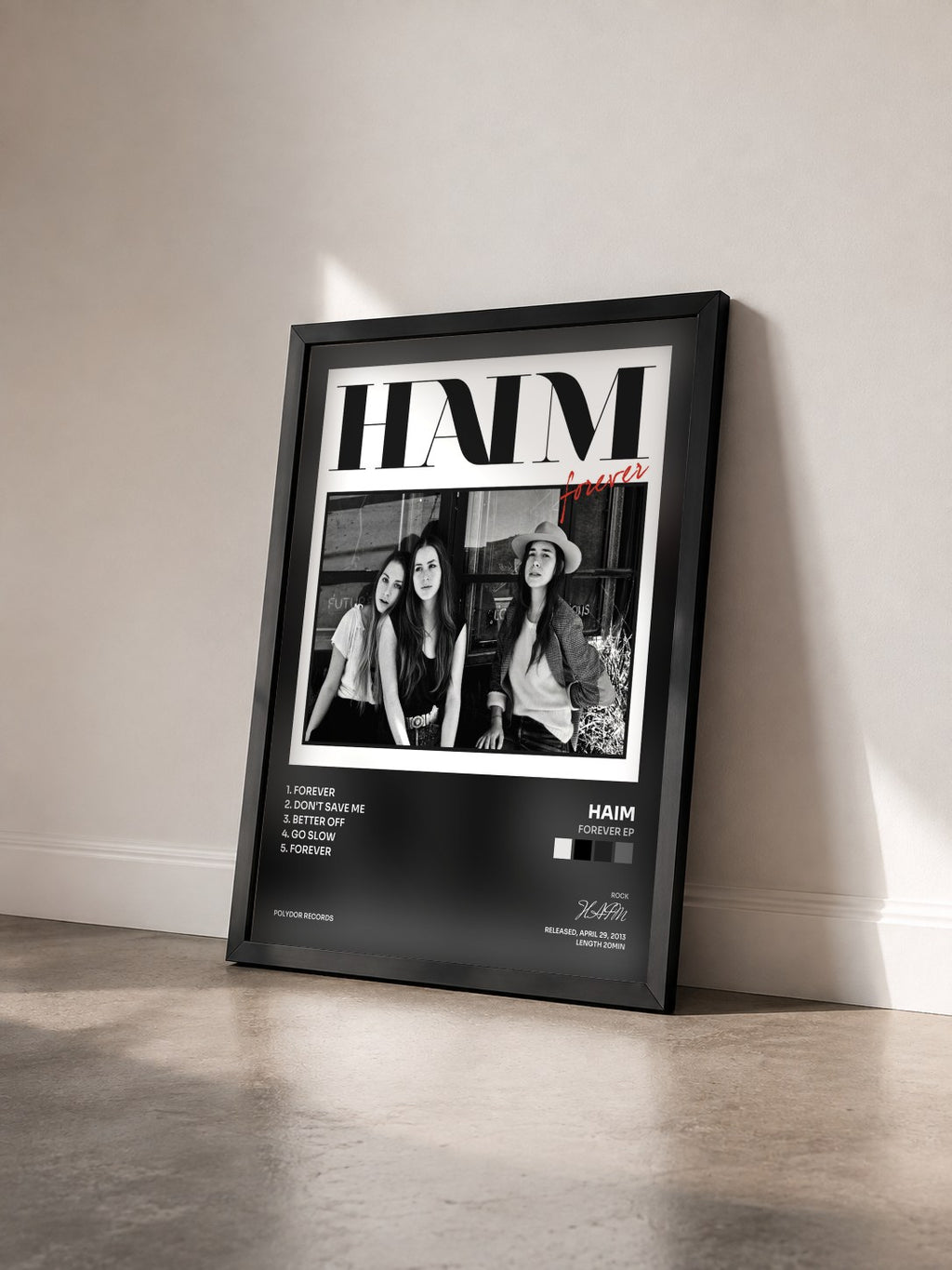 #noir Tableau de l'album Forever EP de HAIM vu de trois quarts, cadre noir