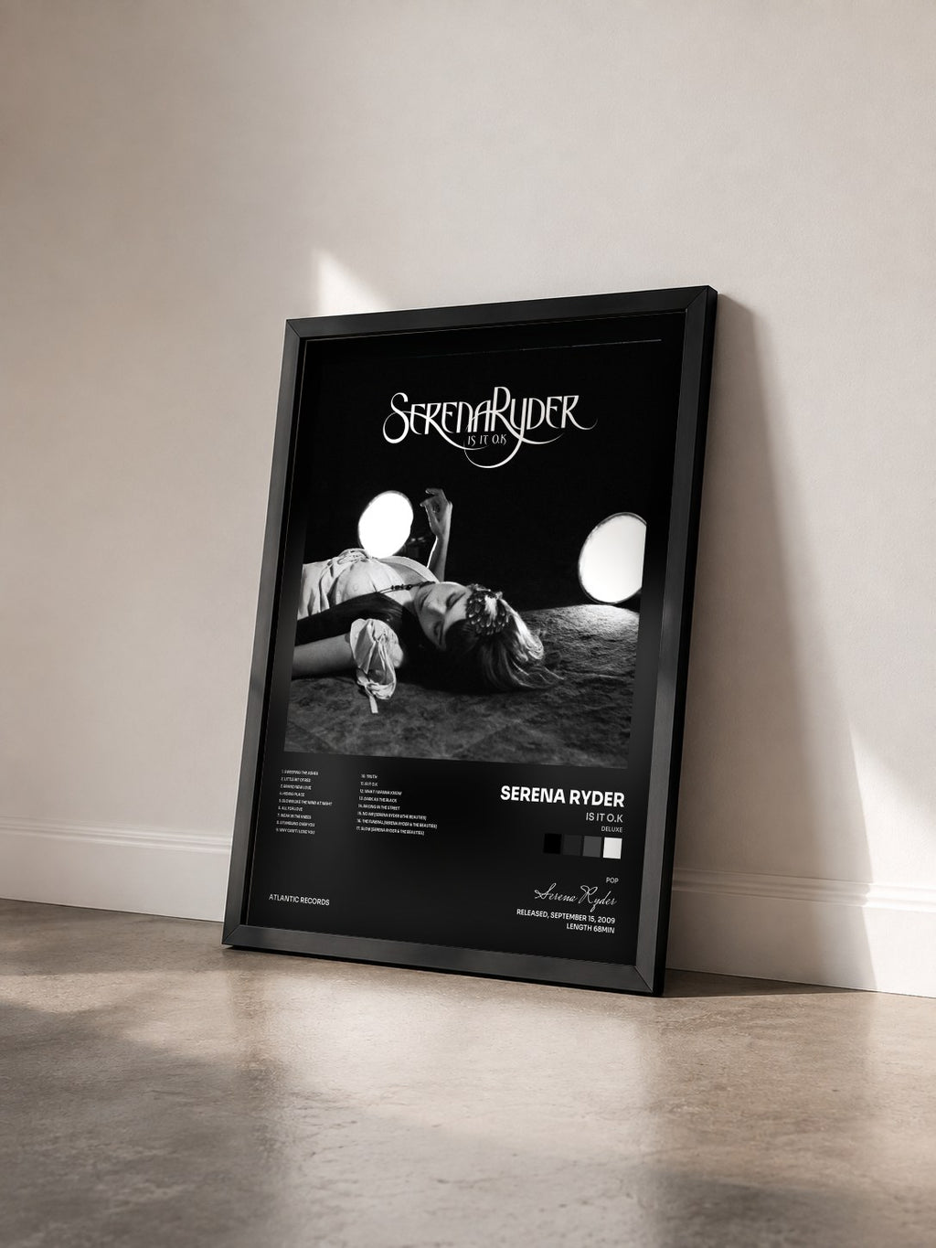#noir Tableau de l'album is it o.k (Deluxe) de Serena Ryder vu de trois quarts, cadre noir