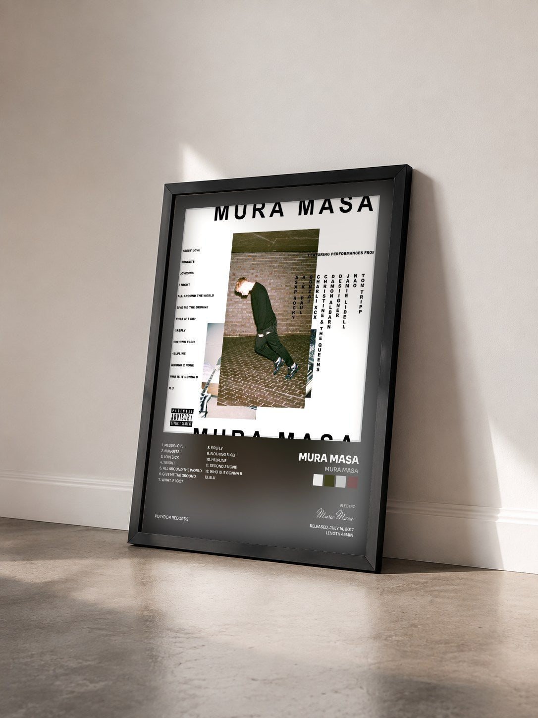 #noir Tableau de l'album Mura Masa de Mura Masa vu de trois quarts, cadre noir