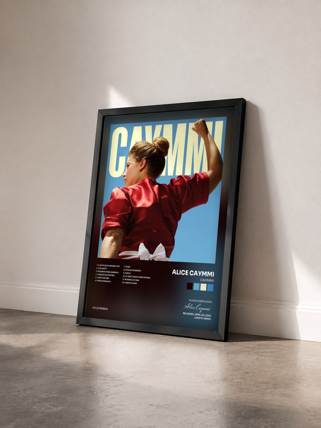 #noir Tableau de l'album CAYMMI de Alice Caymmi vu de trois quarts, cadre noir