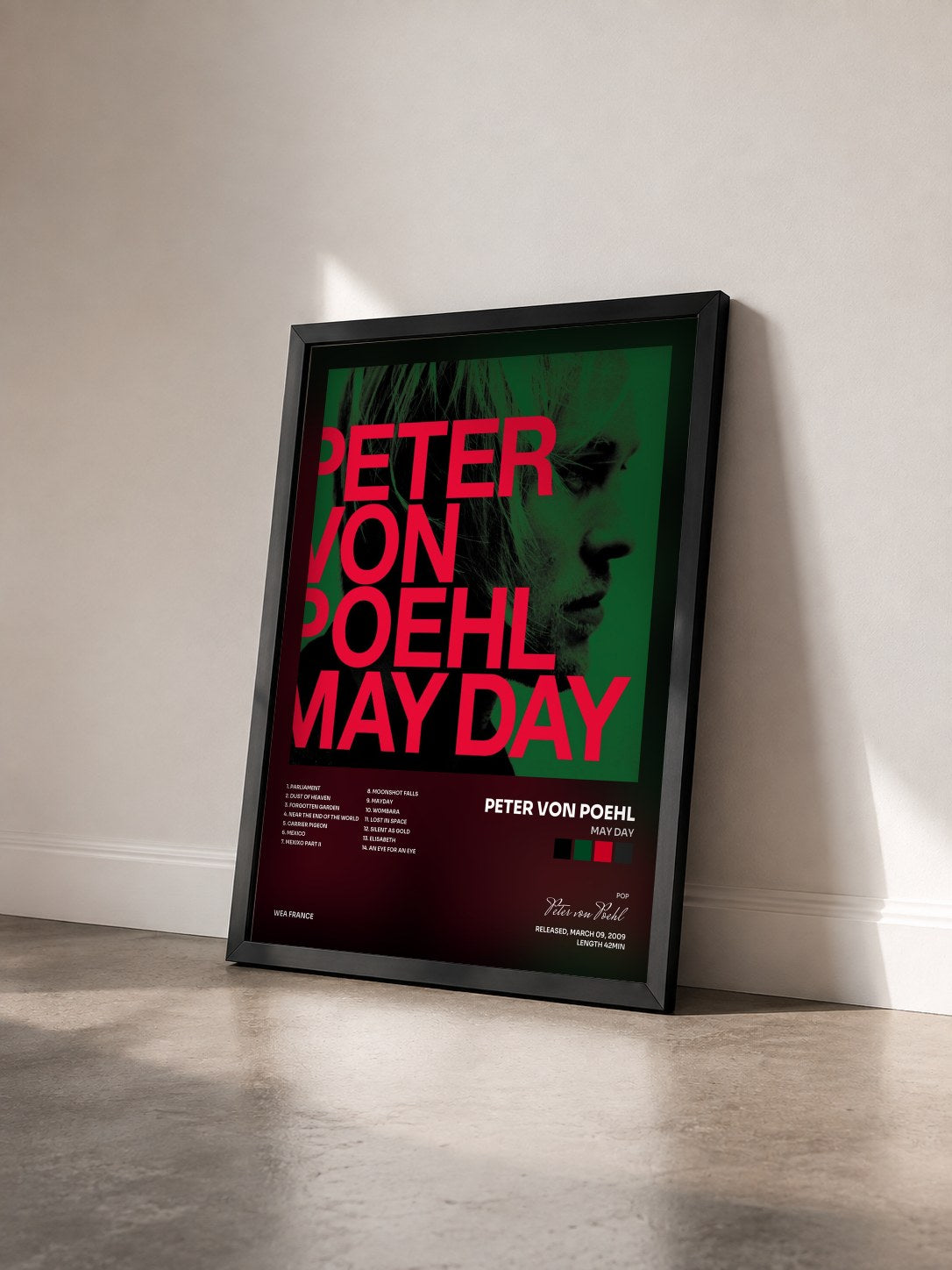 #noir Tableau de l'album May Day de Peter von Poehl vu de trois quarts, cadre noir