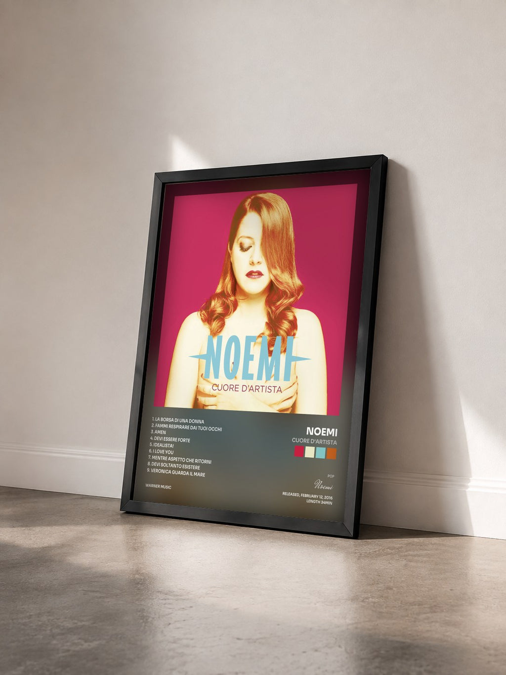 #noir Tableau de l'album Cuore d'artista de Noemi vu de trois quarts, cadre noir