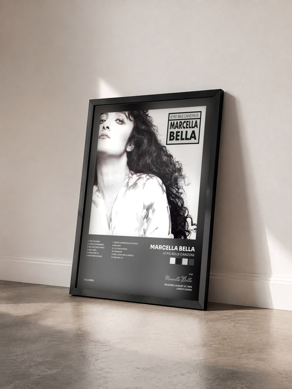 #noir Tableau de l'album Le Più Belle Canzoni de Marcella Bella vu de trois quarts, cadre noir
