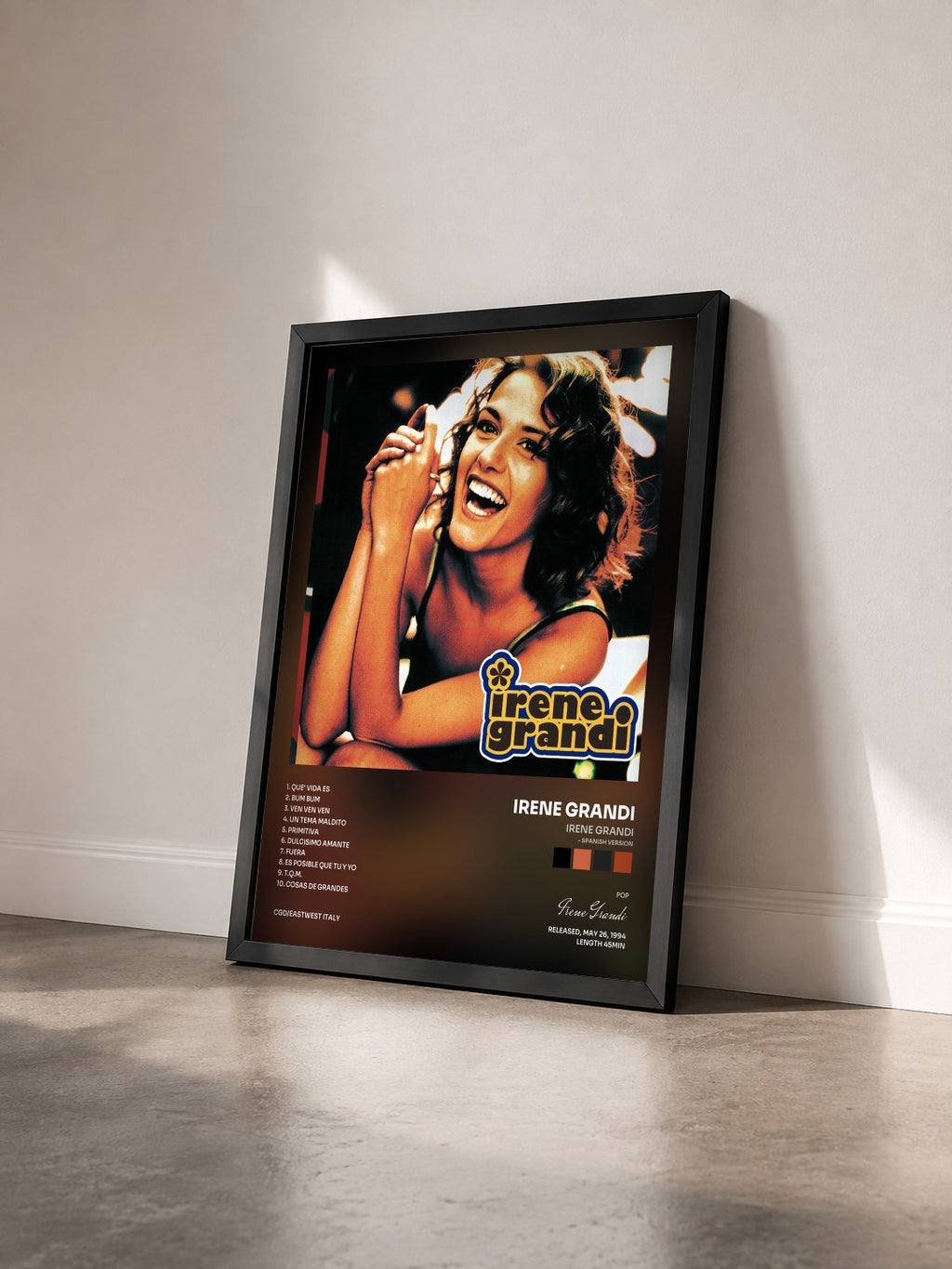 #noir Tableau de l'album Irene Grandi (- spanish version) de Irene Grandi vu de trois quarts, cadre noir