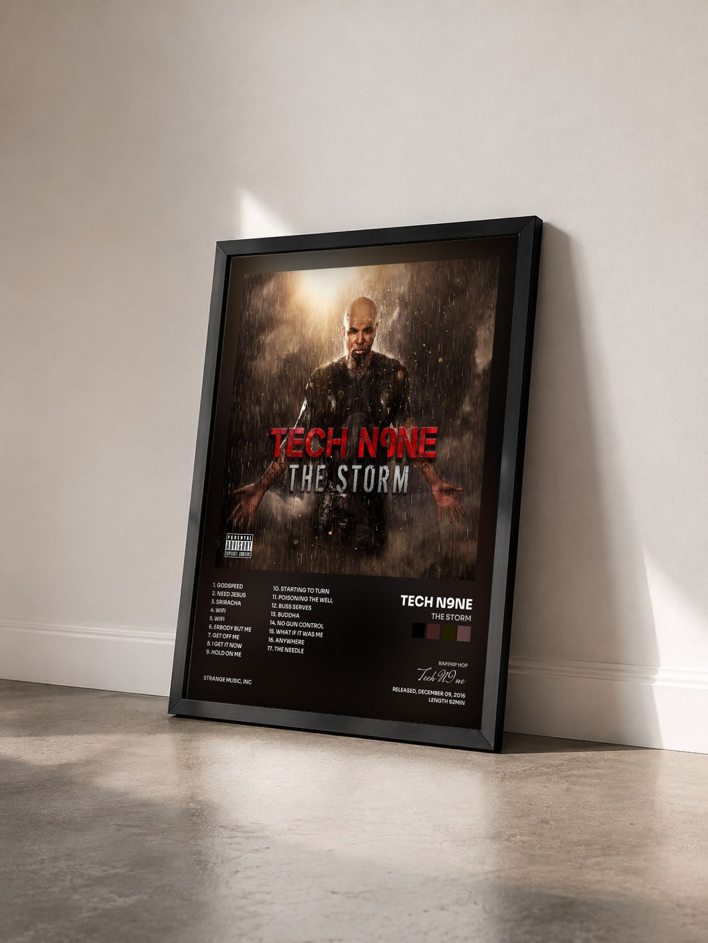 #noir Tableau de l'album The Storm de Tech N9ne vu de trois quarts, cadre noir