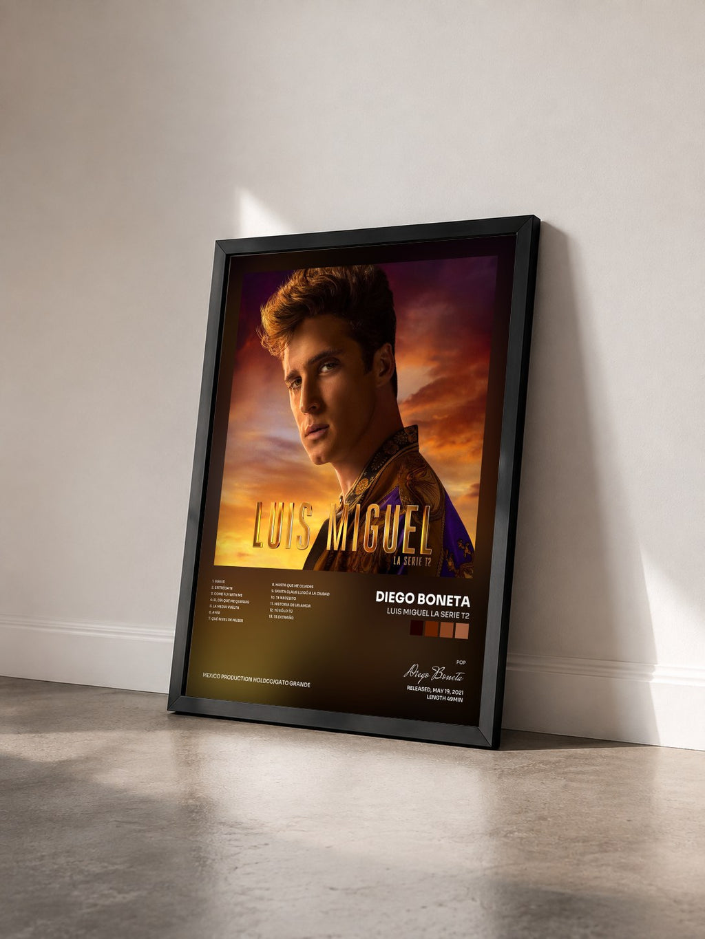 #noir Tableau de l'album Luis Miguel La Serie T2 de Diego Boneta vu de trois quarts, cadre noir
