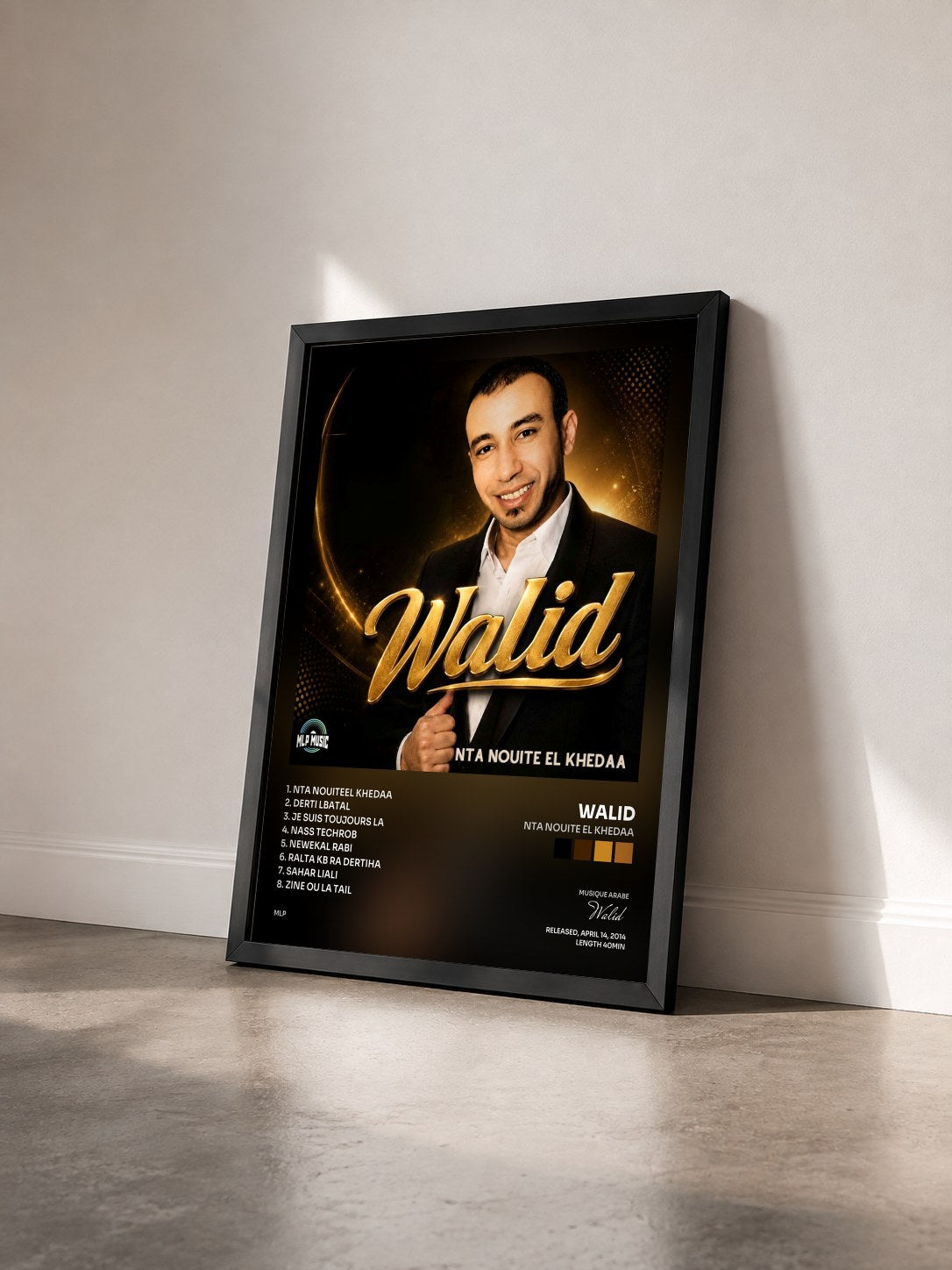 #noir Tableau de l'album Nta nouite el khedaa de Walid vu de trois quarts, cadre noir