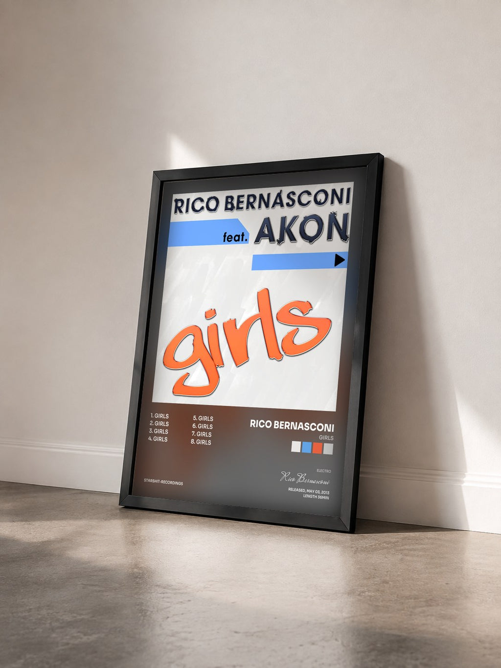 #noir Tableau de l'album Girls de Rico Bernasconi vu de trois quarts, cadre noir