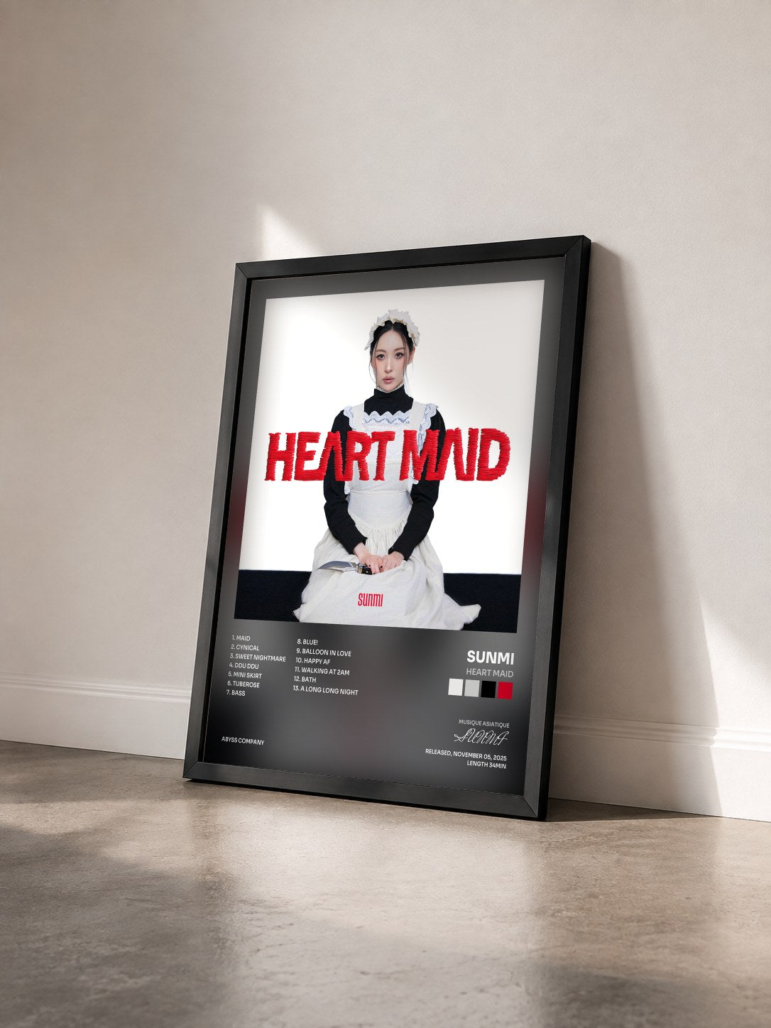 #noir Tableau de l'album HEART MAID de SUNMI vu de trois quarts, cadre noir