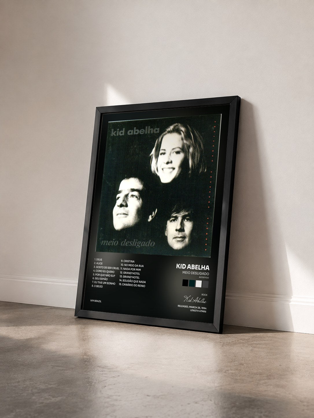 #noir Tableau de l'album Meio Desligado (Acústico) de Kid Abelha vu de trois quarts, cadre noir
