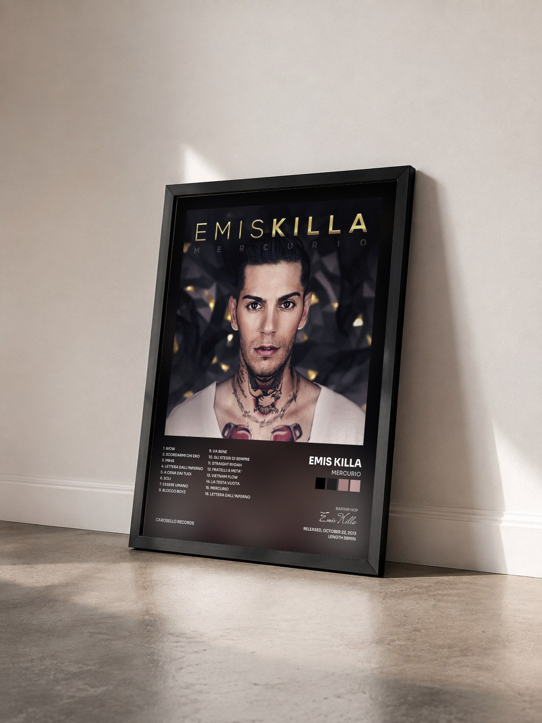 #noir Tableau de l'album Mercurio de Emis Killa vu de trois quarts, cadre noir