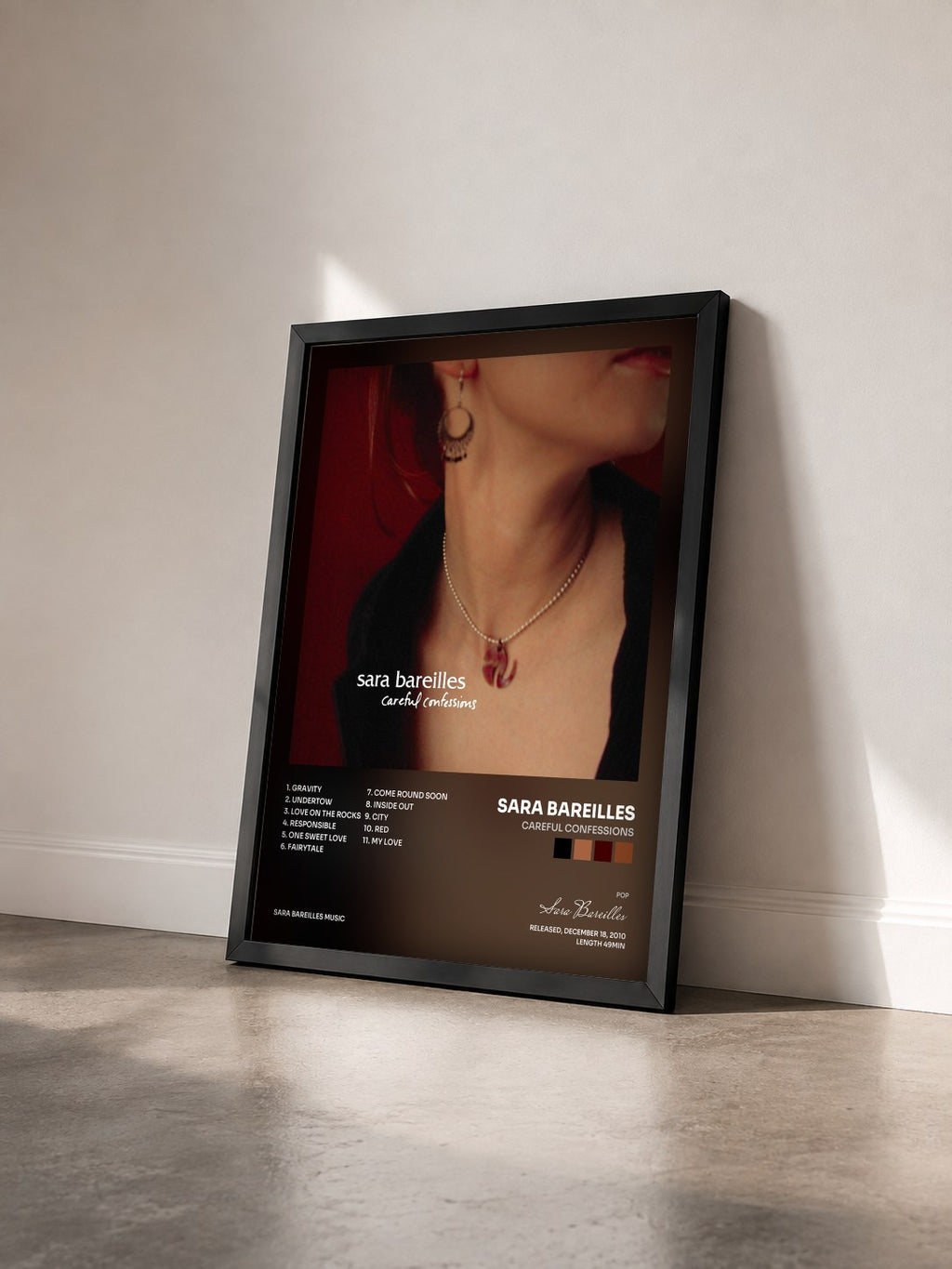 #noir Tableau de l'album Careful Confessions de Sara Bareilles vu de trois quarts, cadre noir