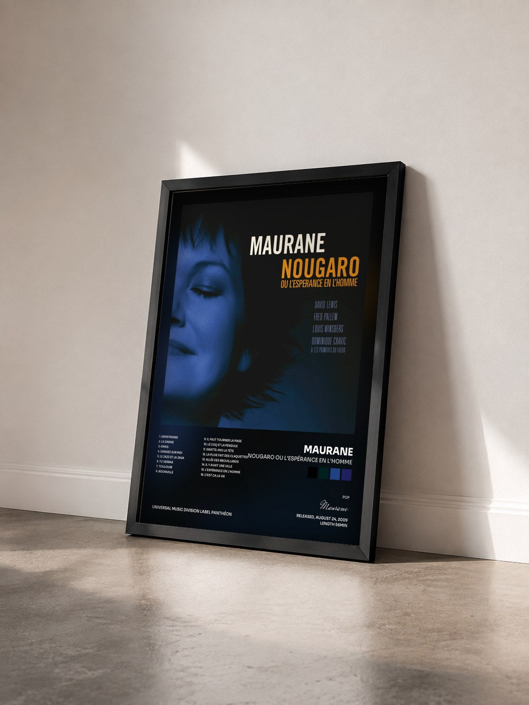 #noir Tableau de l'album Nougaro Ou L'Espérance En L'Homme de Maurane vu de trois quarts, cadre noir