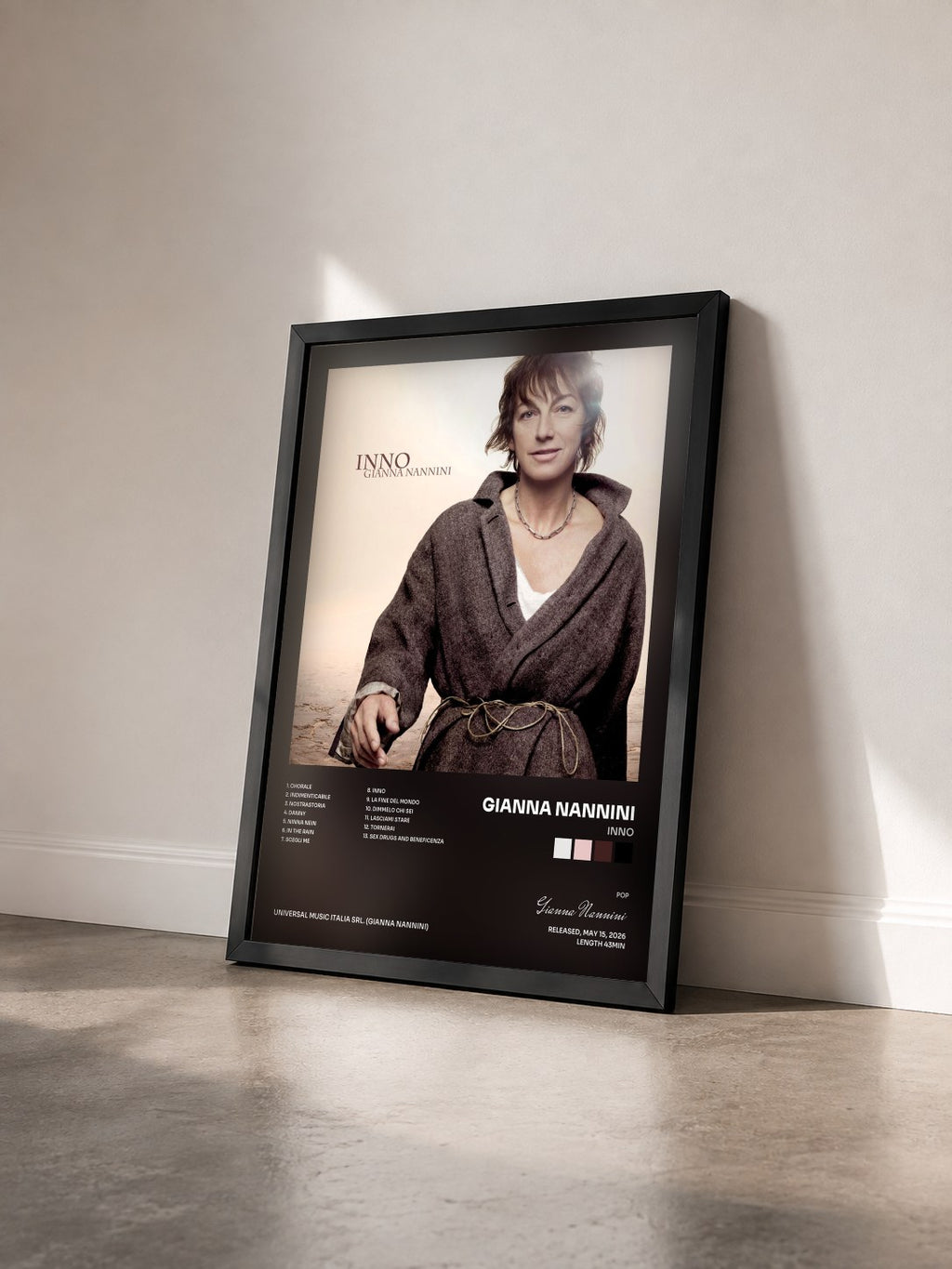 #noir Tableau de l'album Inno de Gianna Nannini vu de trois quarts, cadre noir