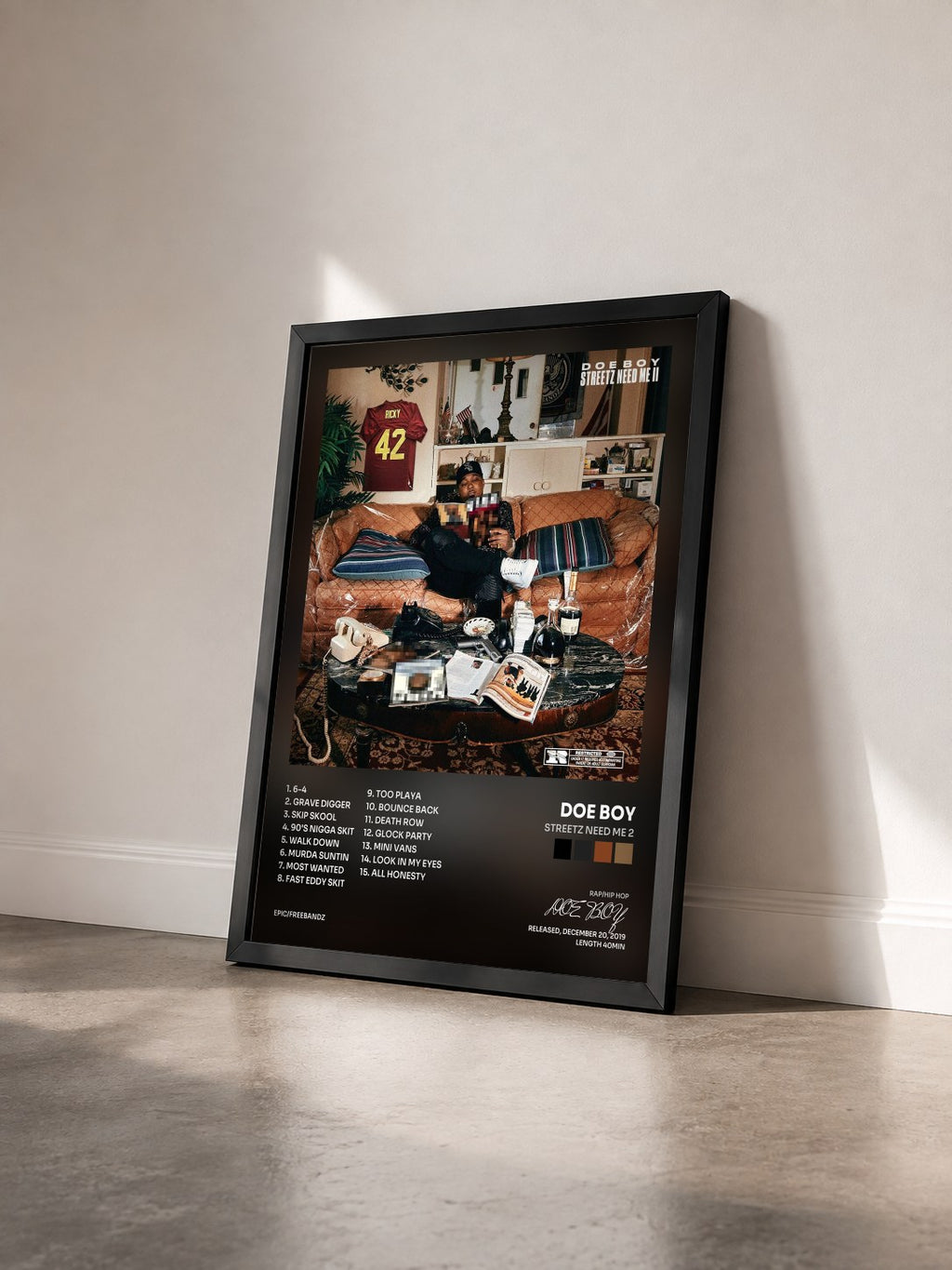 #noir Tableau de l'album Streetz Need Me 2 de DOE BOY vu de trois quarts, cadre noir