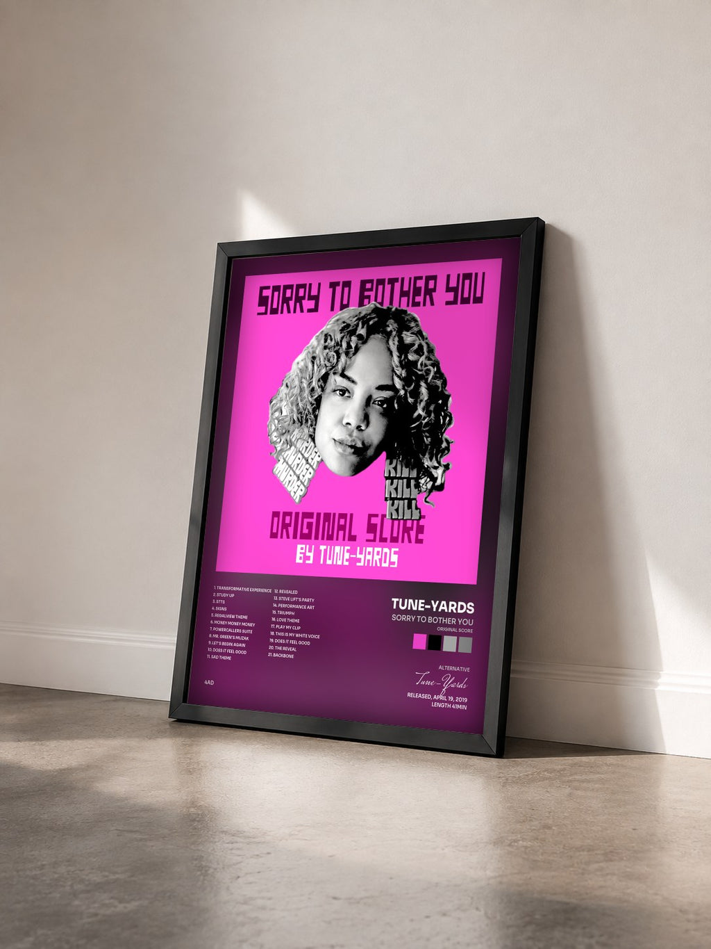 #noir Tableau de l'album Sorry To Bother You (Original Score) de Tune-Yards vu de trois quarts, cadre noir