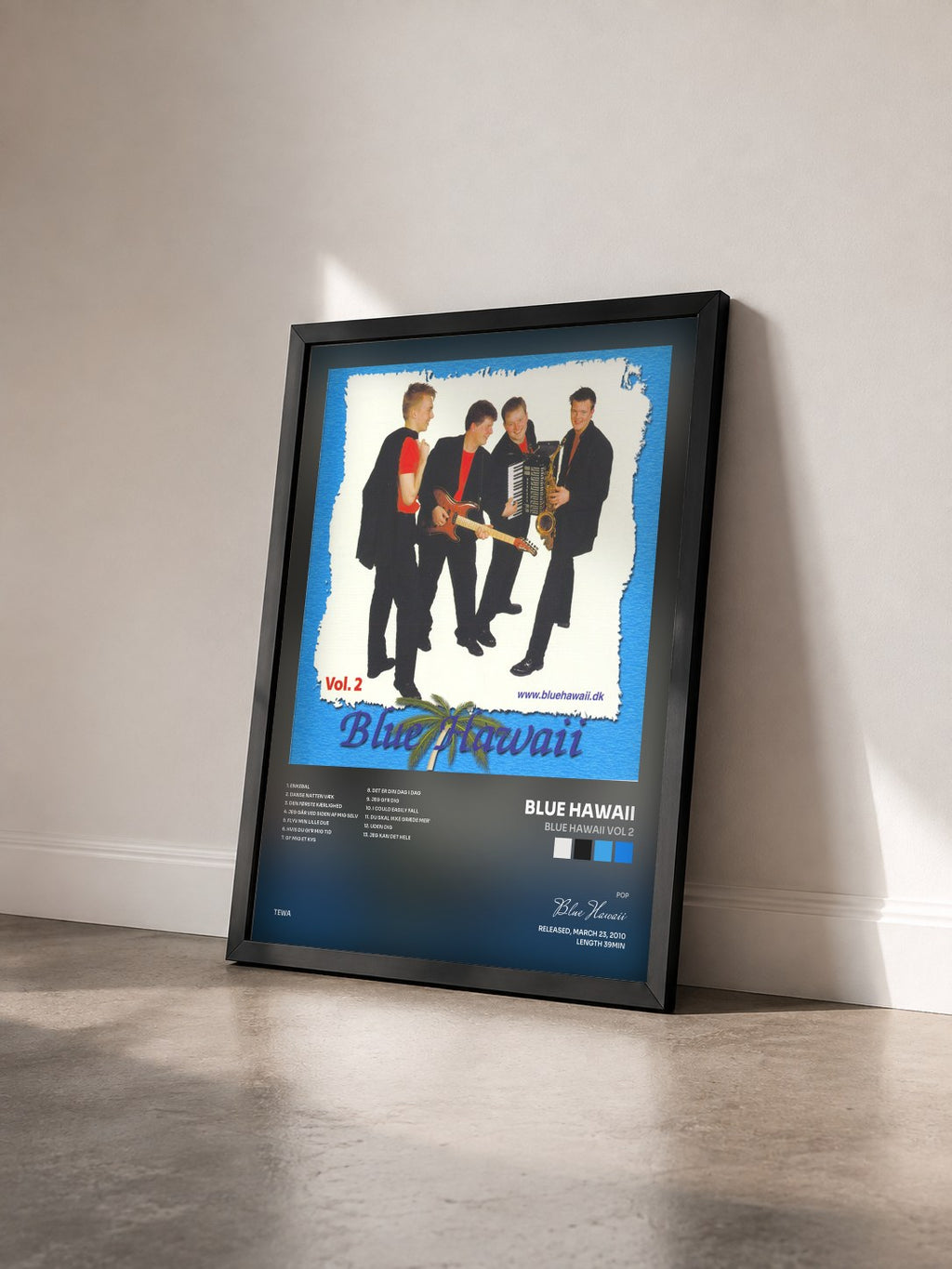 #noir Tableau de l'album Blue Hawaii Vol 2 de Blue Hawaii vu de trois quarts, cadre noir