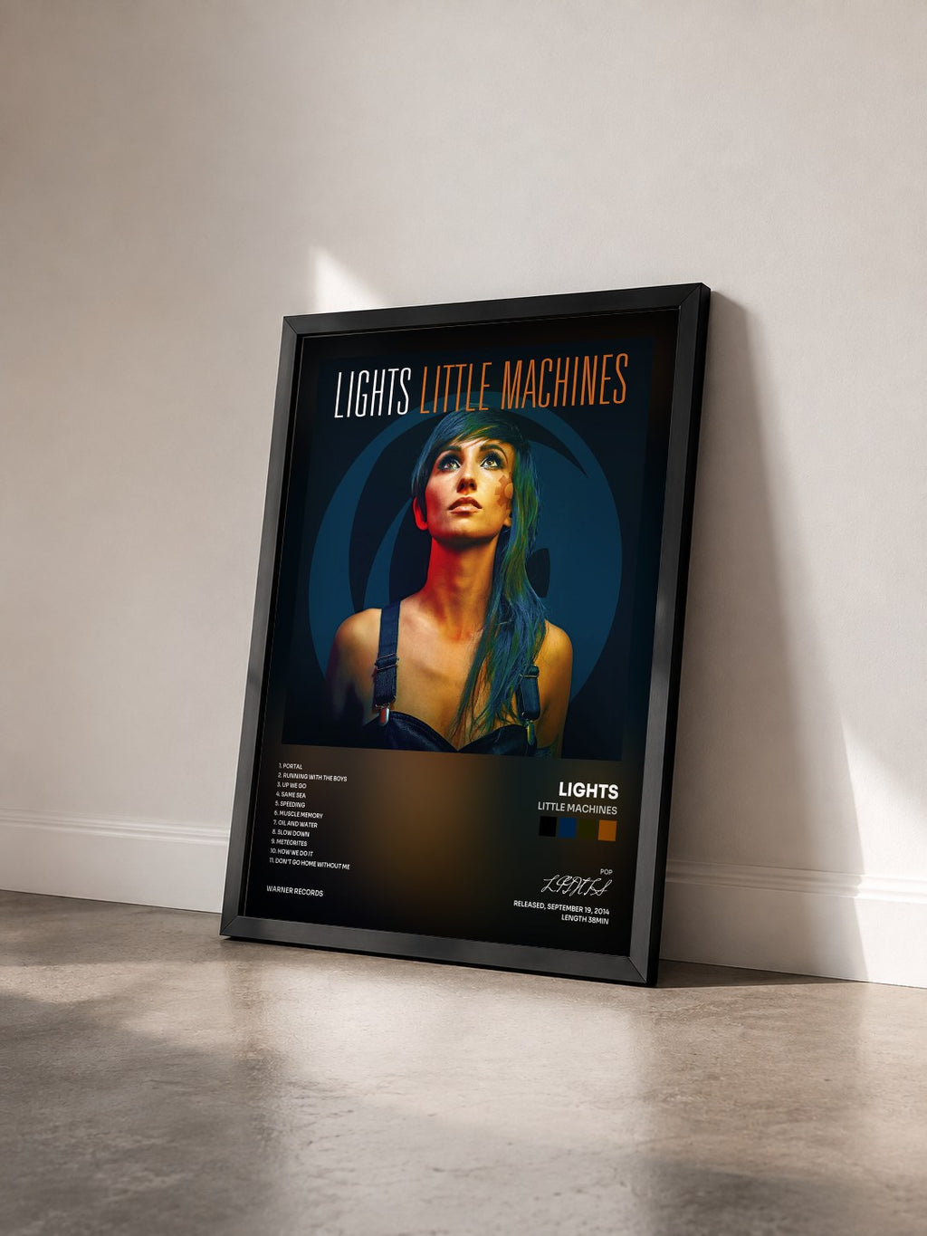 #noir Tableau de l'album Little Machines de LIGHTS vu de trois quarts, cadre noir
