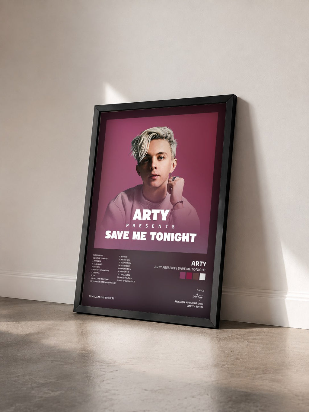 #noir Tableau de l'album ARTY presents Save Me Tonight de Arty vu de trois quarts, cadre noir