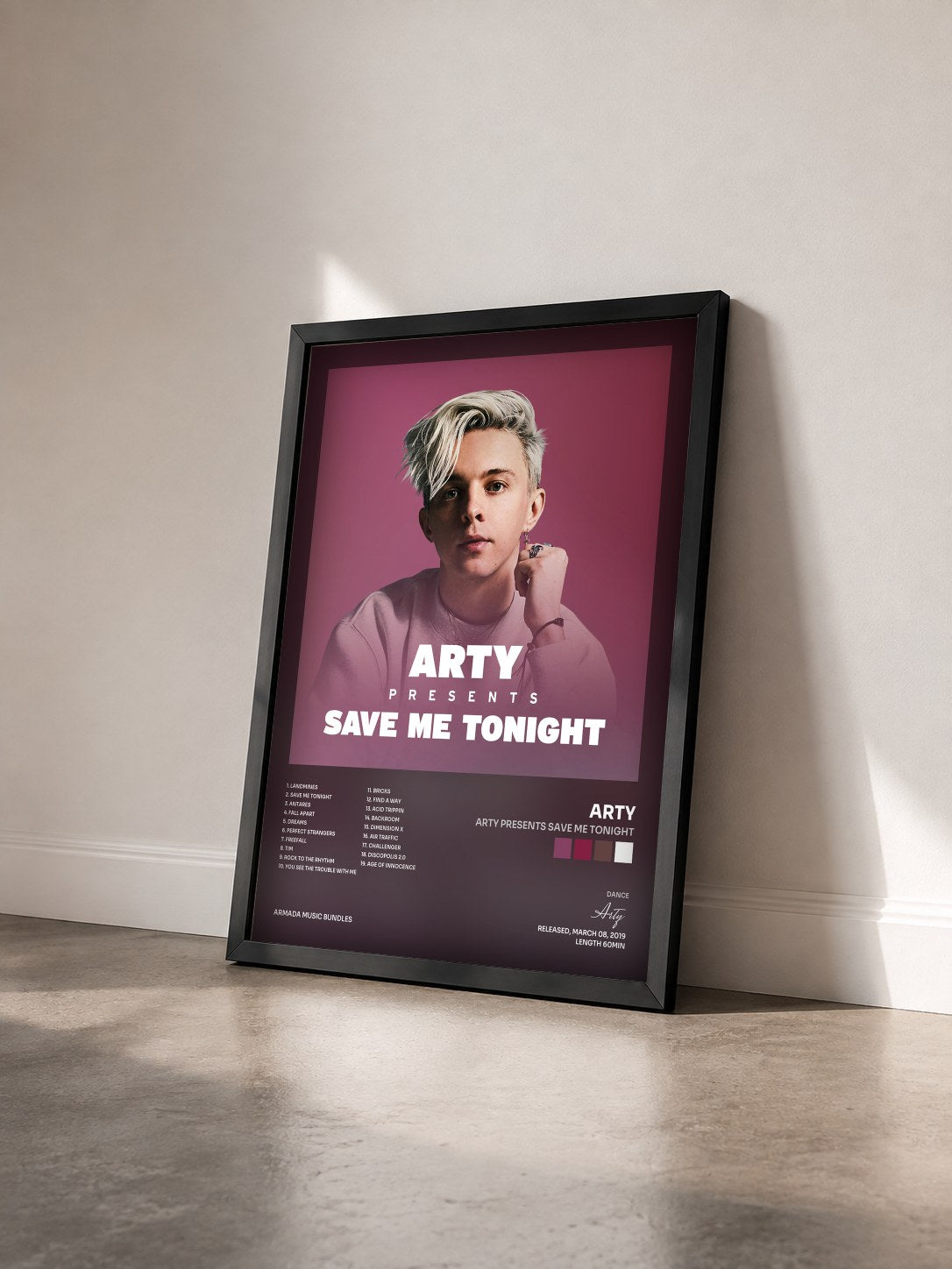 #noir Tableau de l'album ARTY presents Save Me Tonight de Arty vu de trois quarts, cadre noir